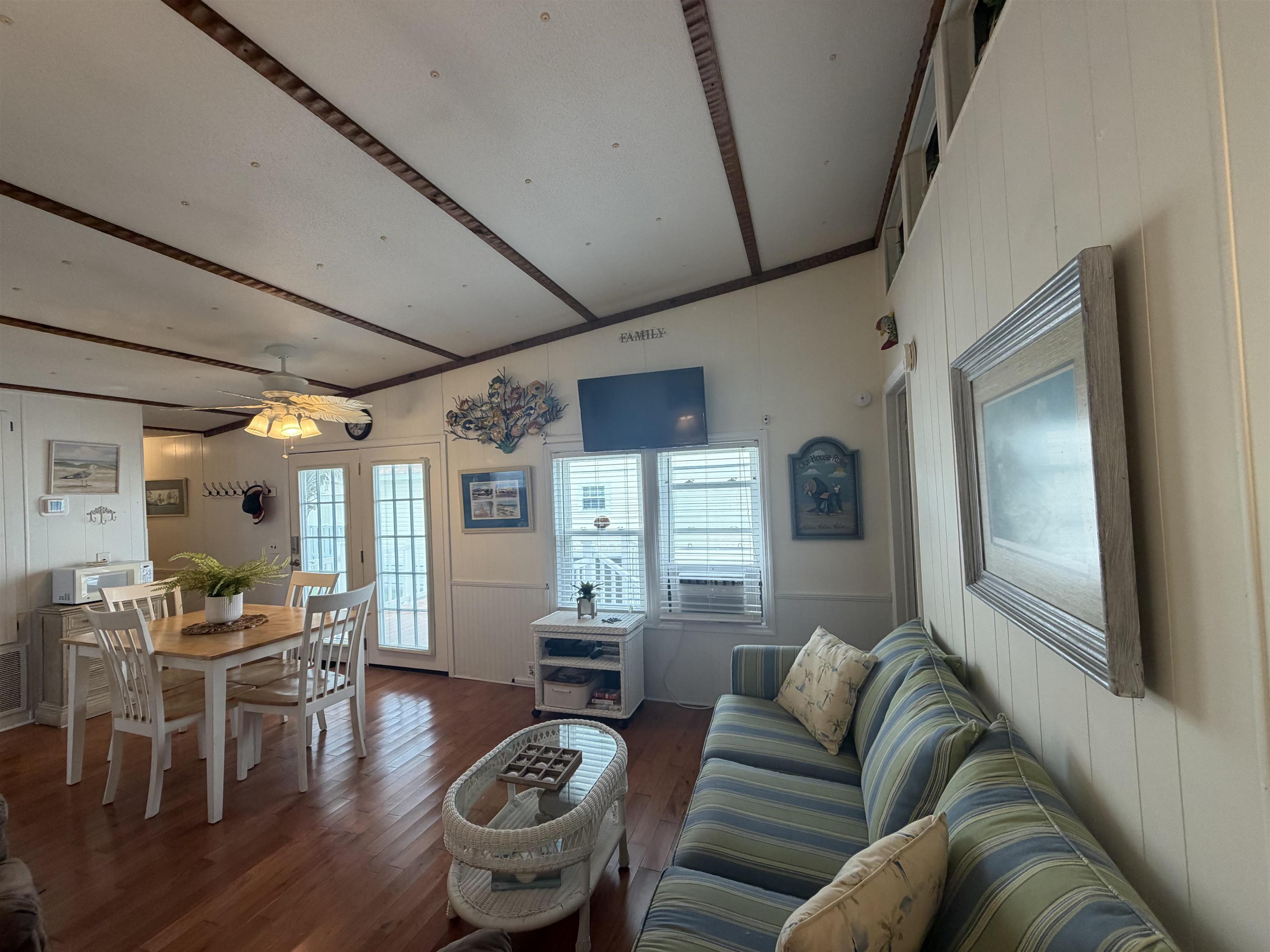 1722 Falcon Property Photo 7
