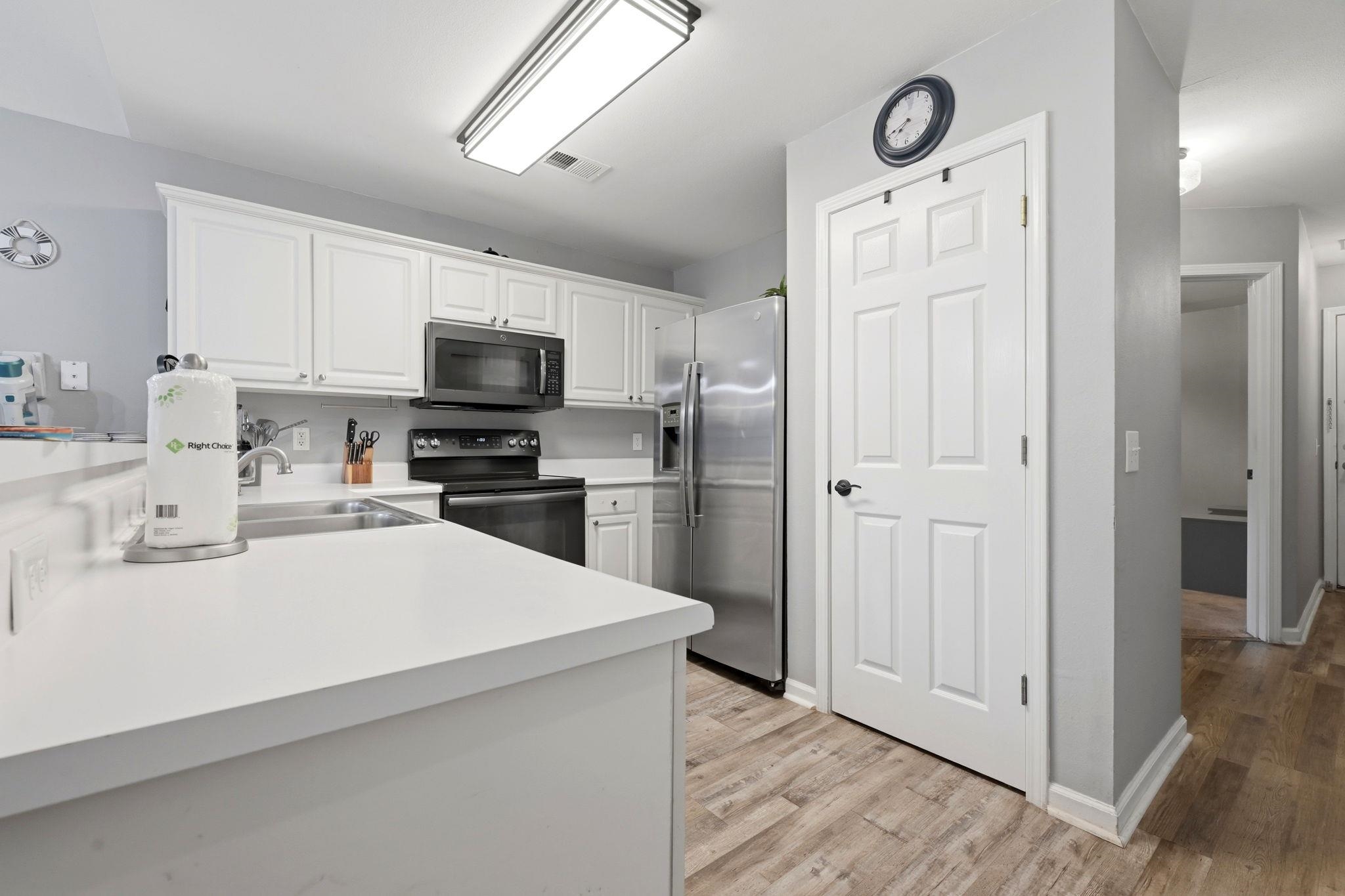1266 River Oaks Dr. Property Photo 15