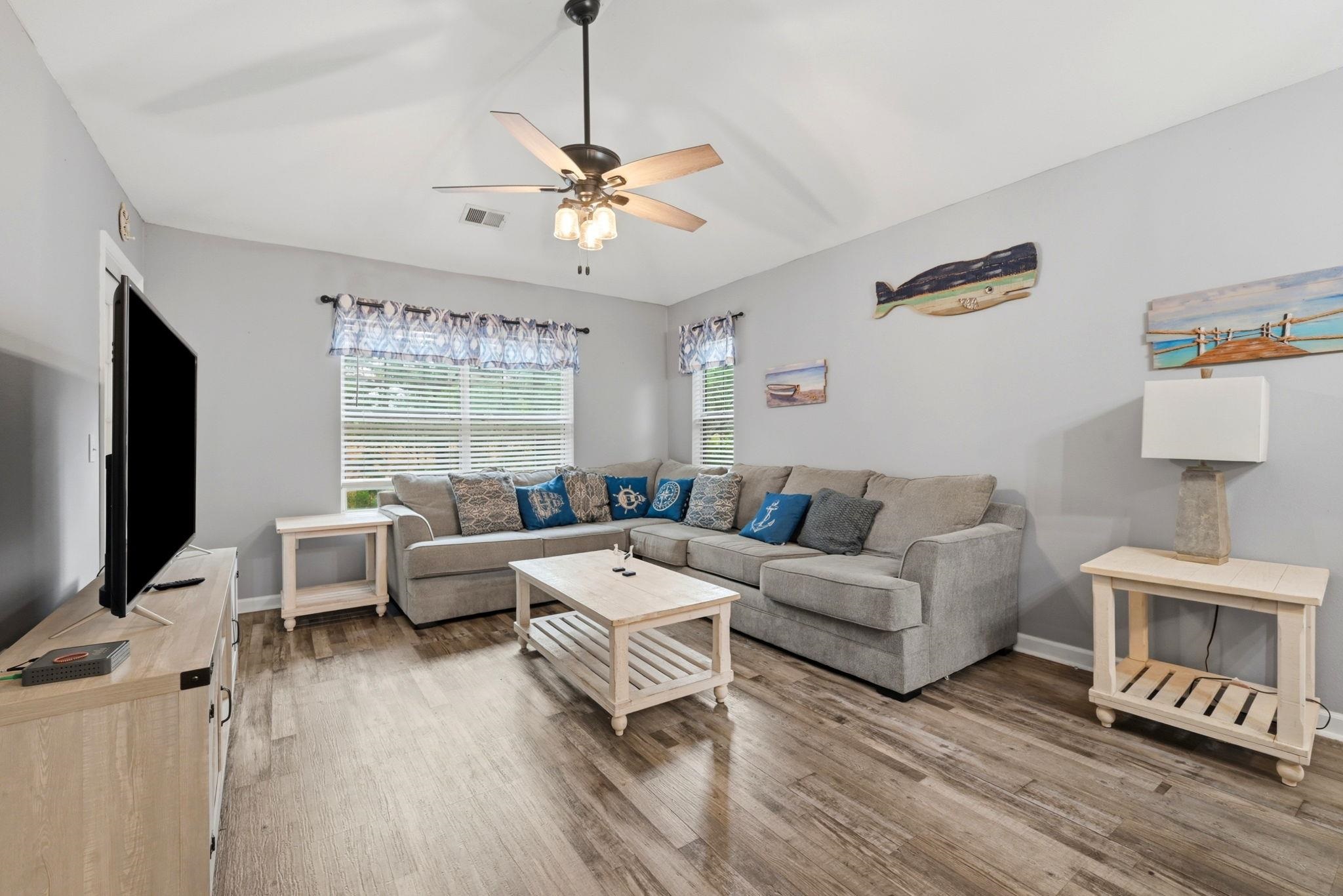 1266 River Oaks Dr. Property Photo 23