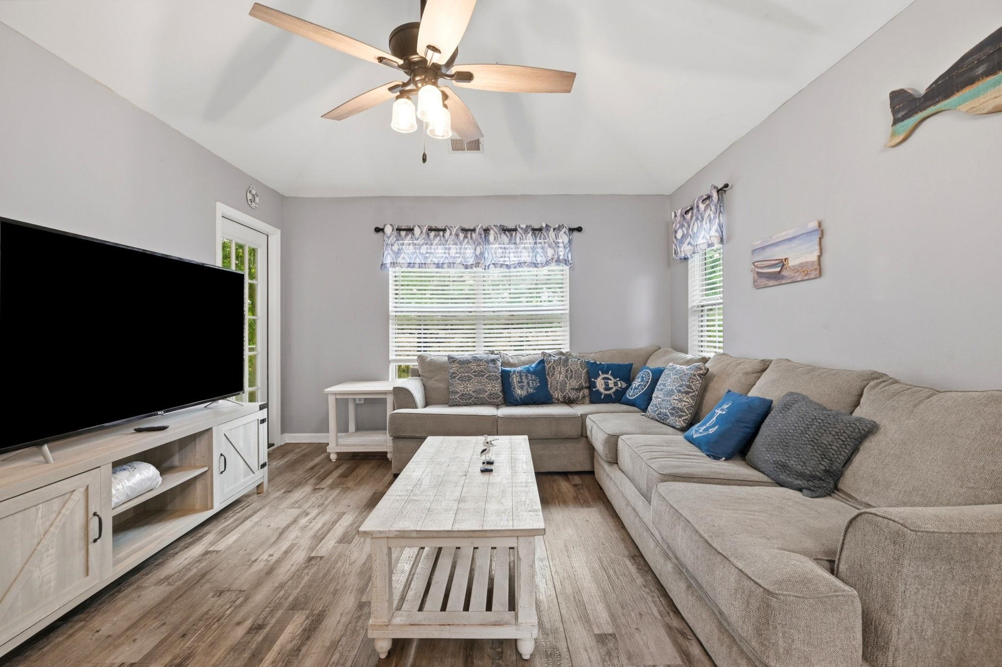 1266 River Oaks Dr. Property Photo 26