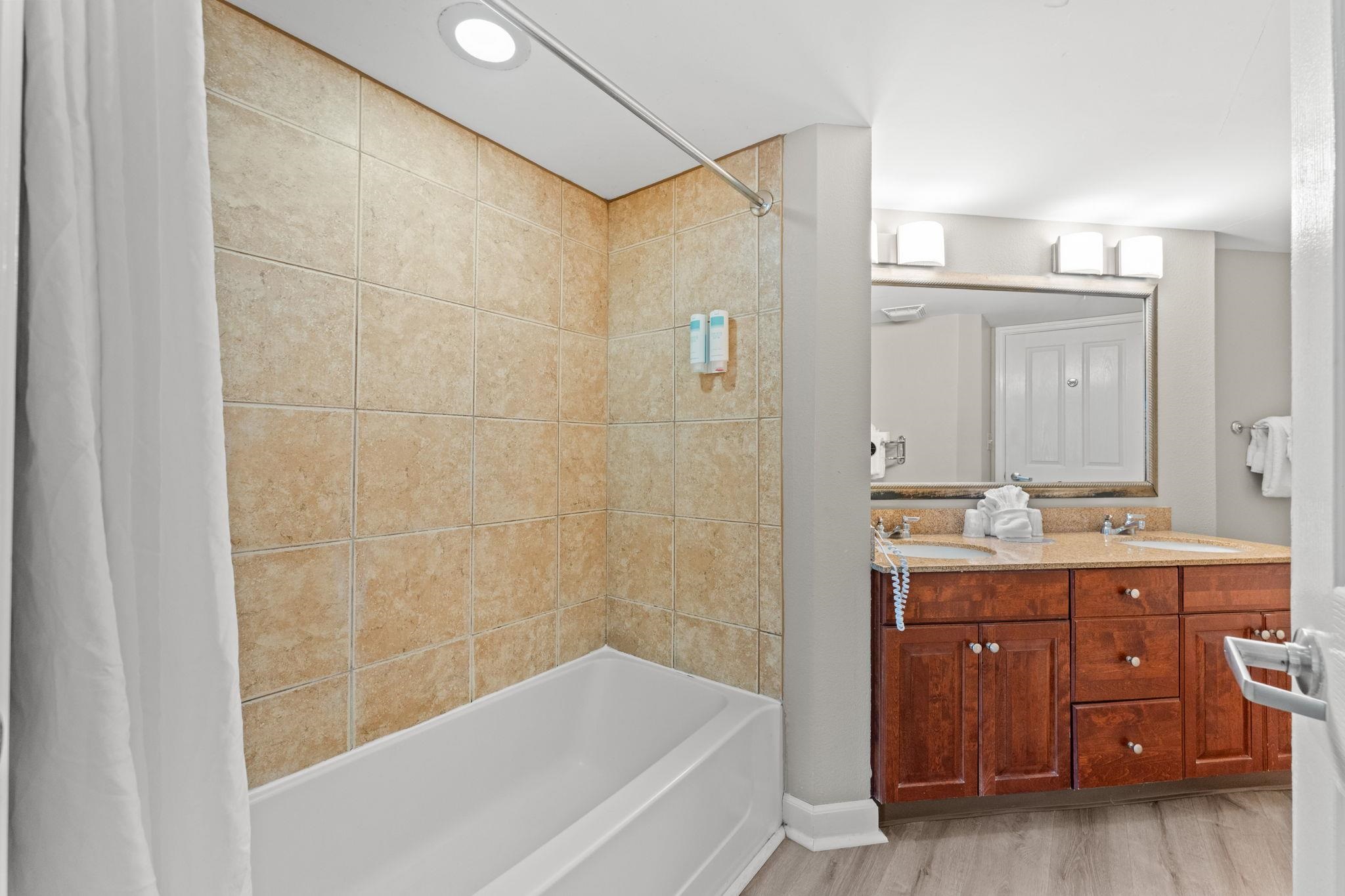 5200 N Ocean Blvd. Property Photo 15