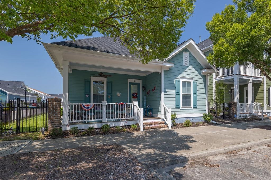 811 Johnson Ave. Property Photo 1