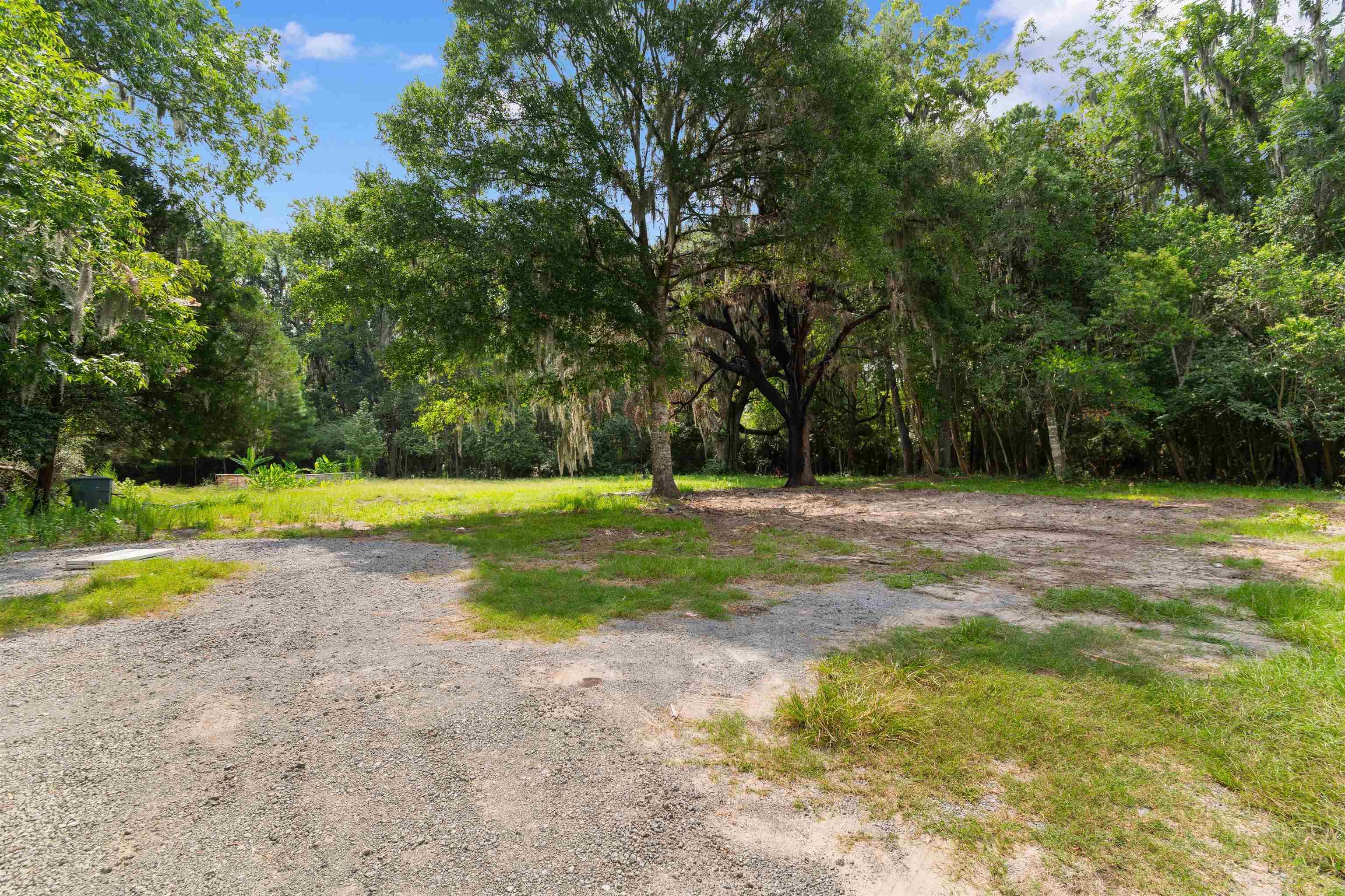 6518 N Fraser St. Property Photo 2