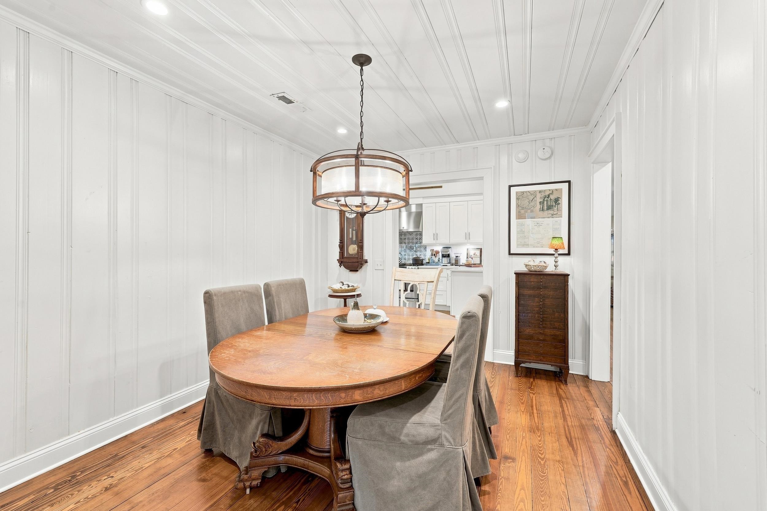 406 Queen St. Property Photo 10