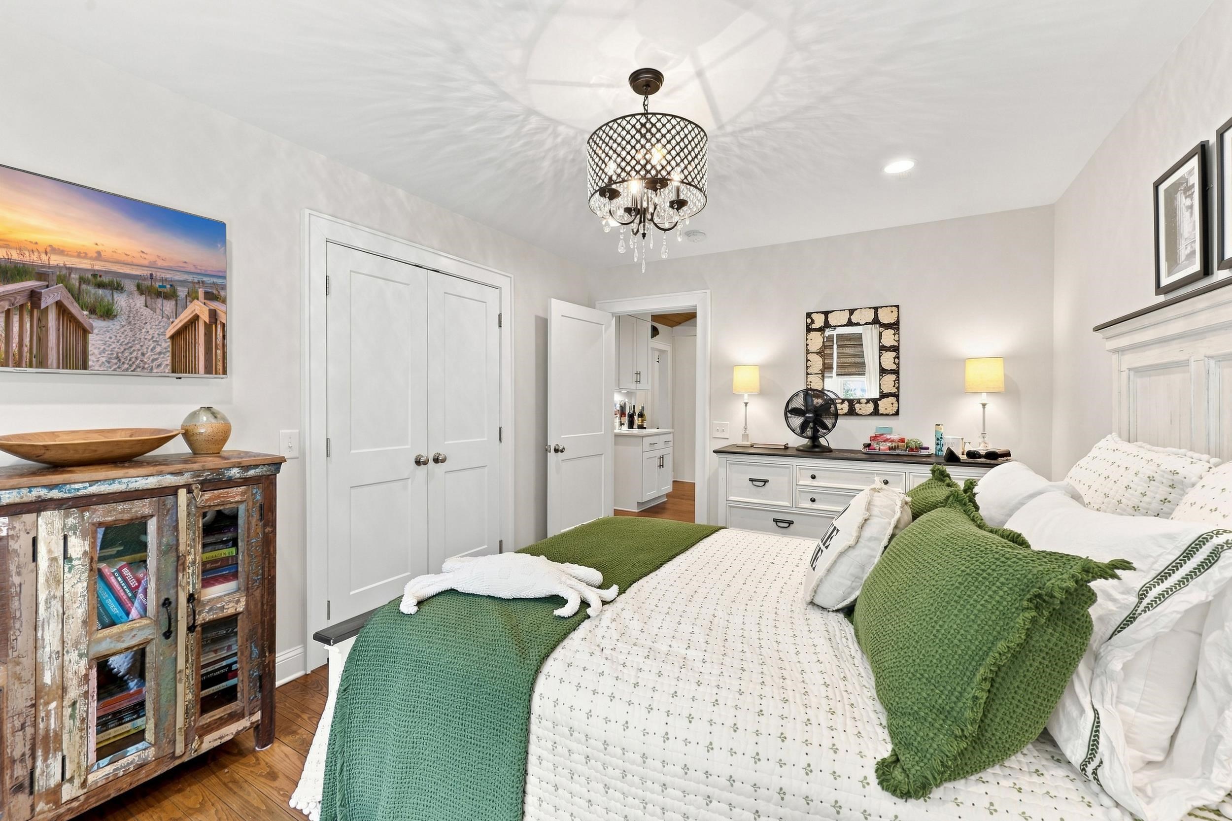 406 Queen St. Property Photo 16