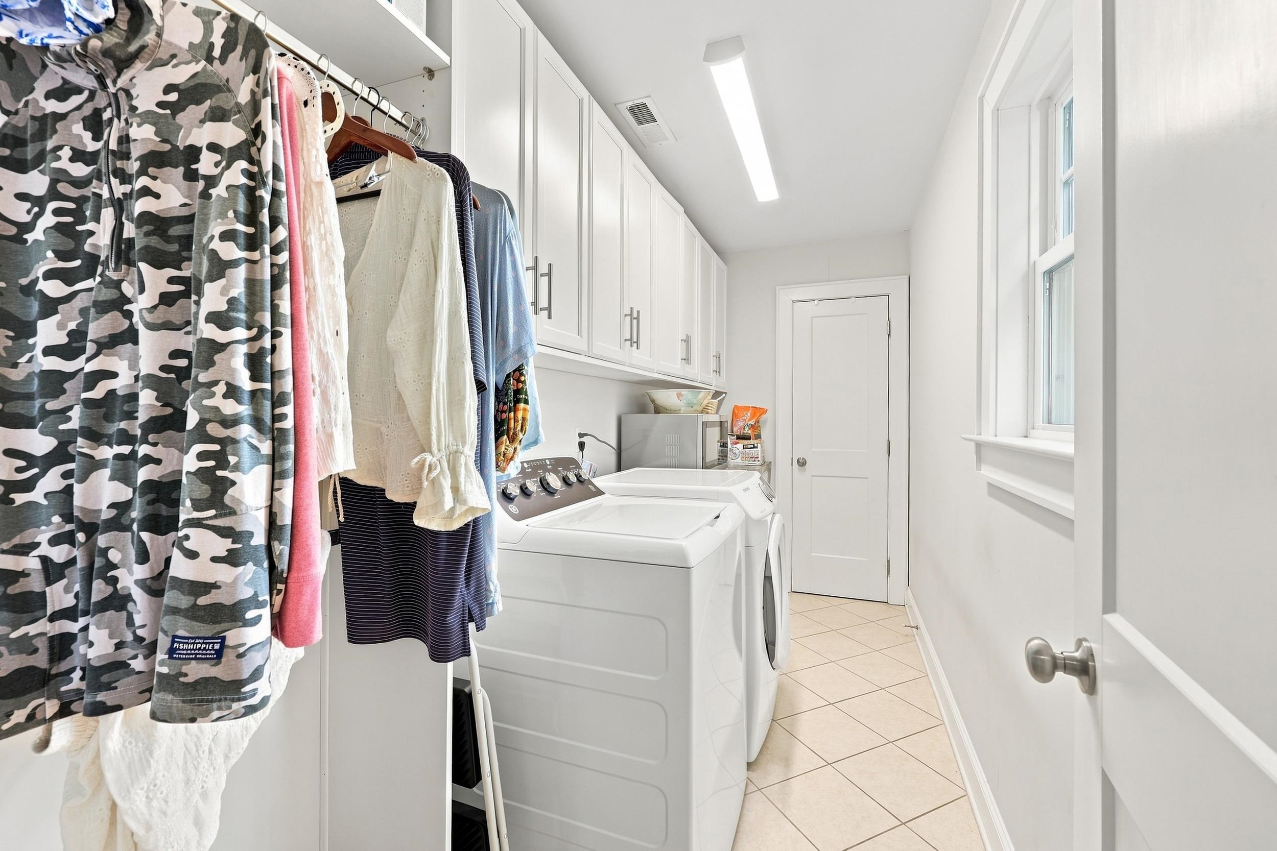 406 Queen St. Property Photo 24