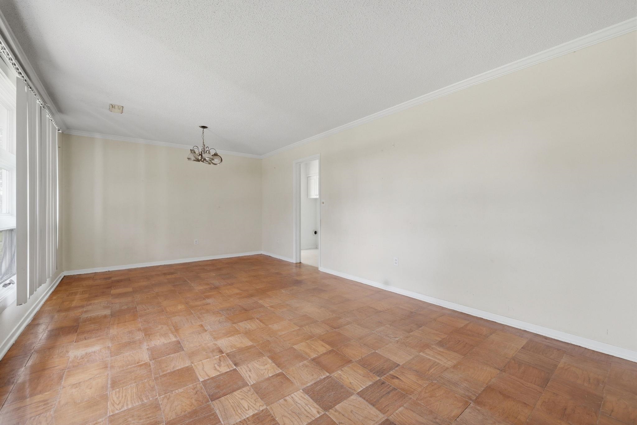 3841 Spruce Dr. Property Photo 6