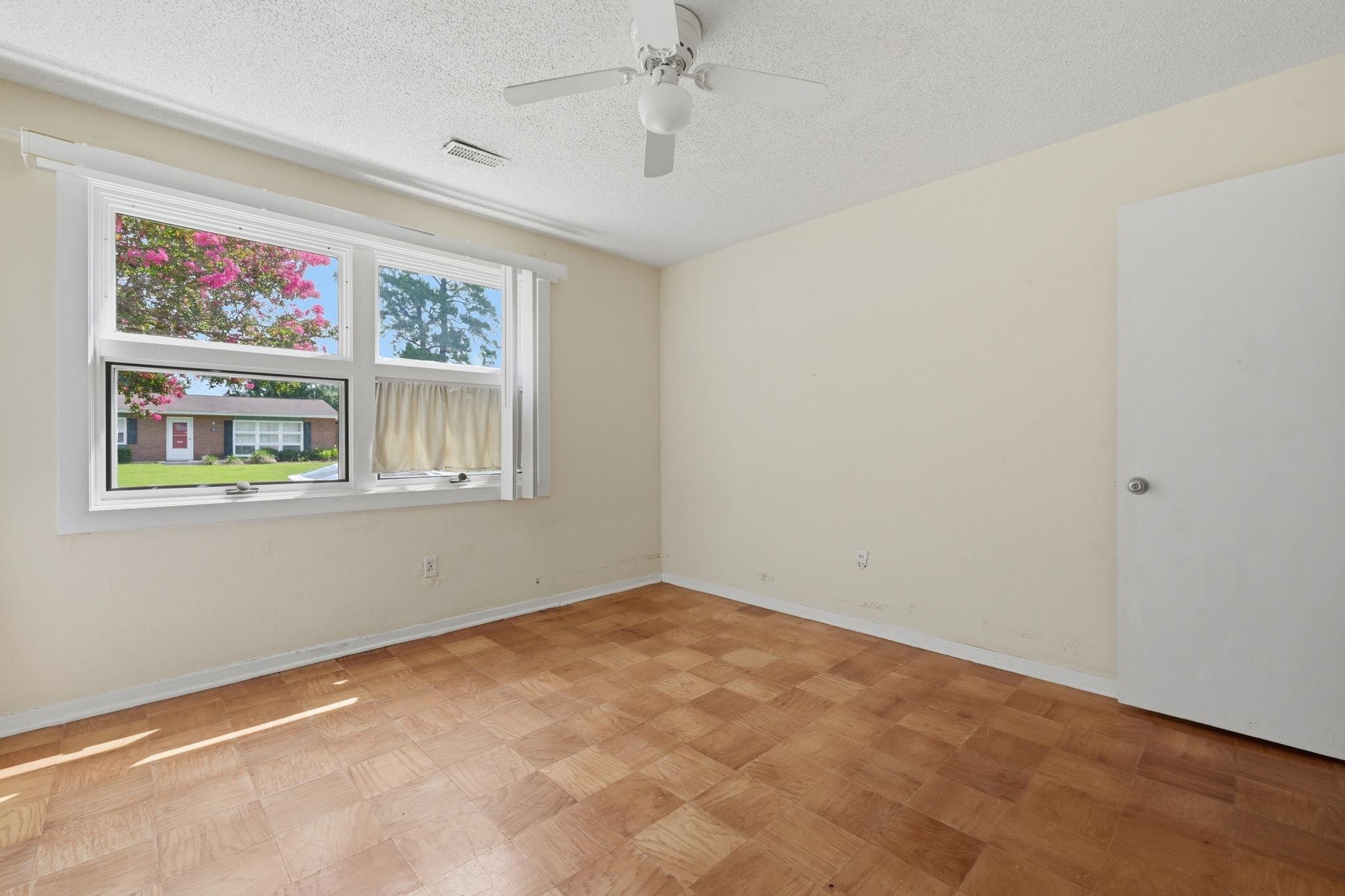 3841 Spruce Dr. Property Photo 26