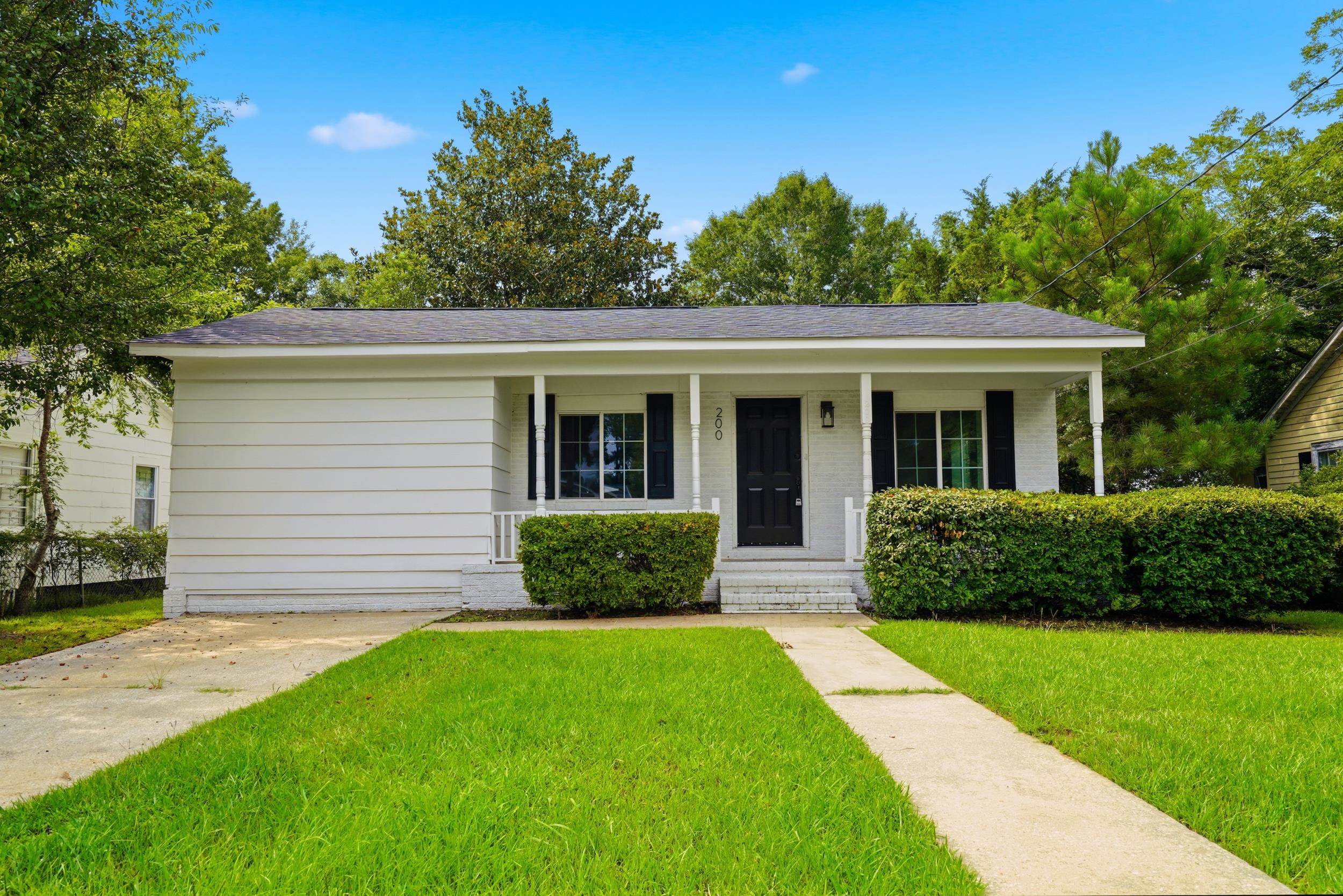 200 E Pickens St. Property Photo 1