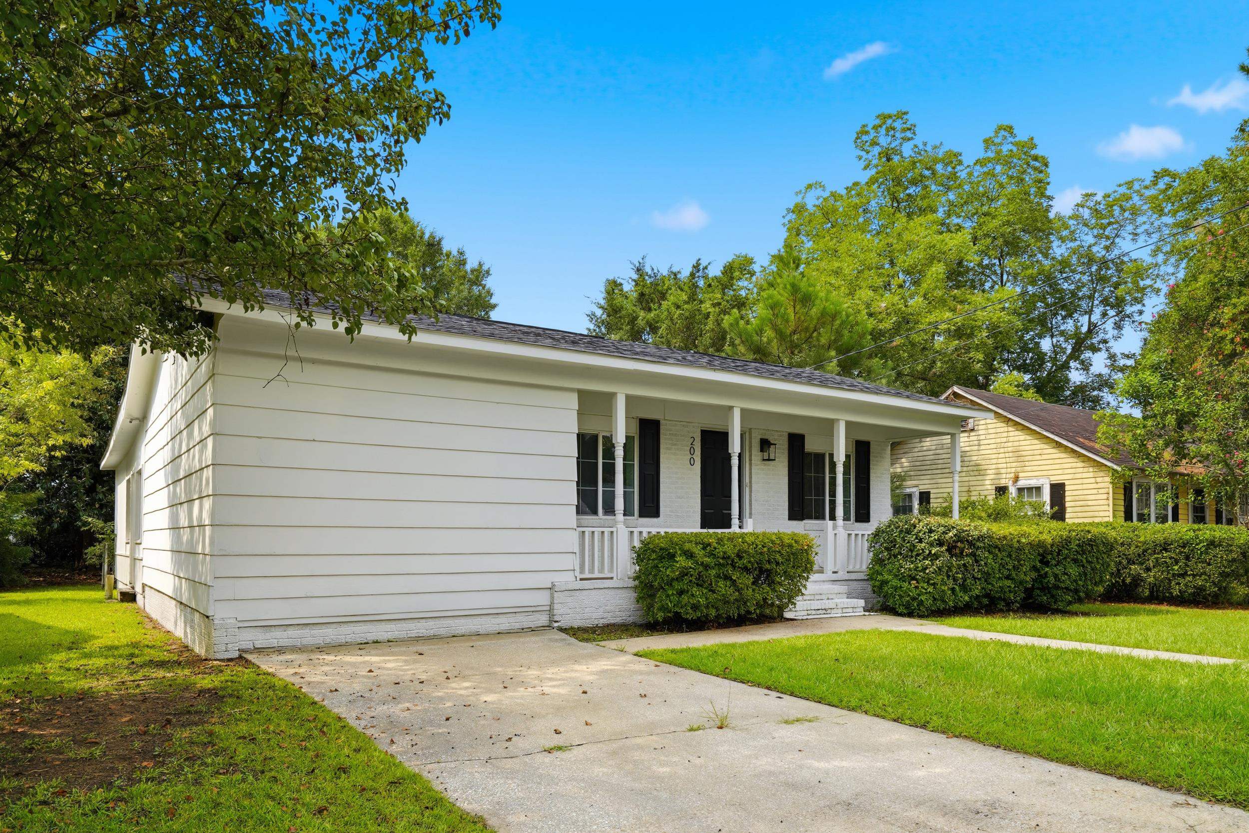 200 E Pickens St. Property Photo 2