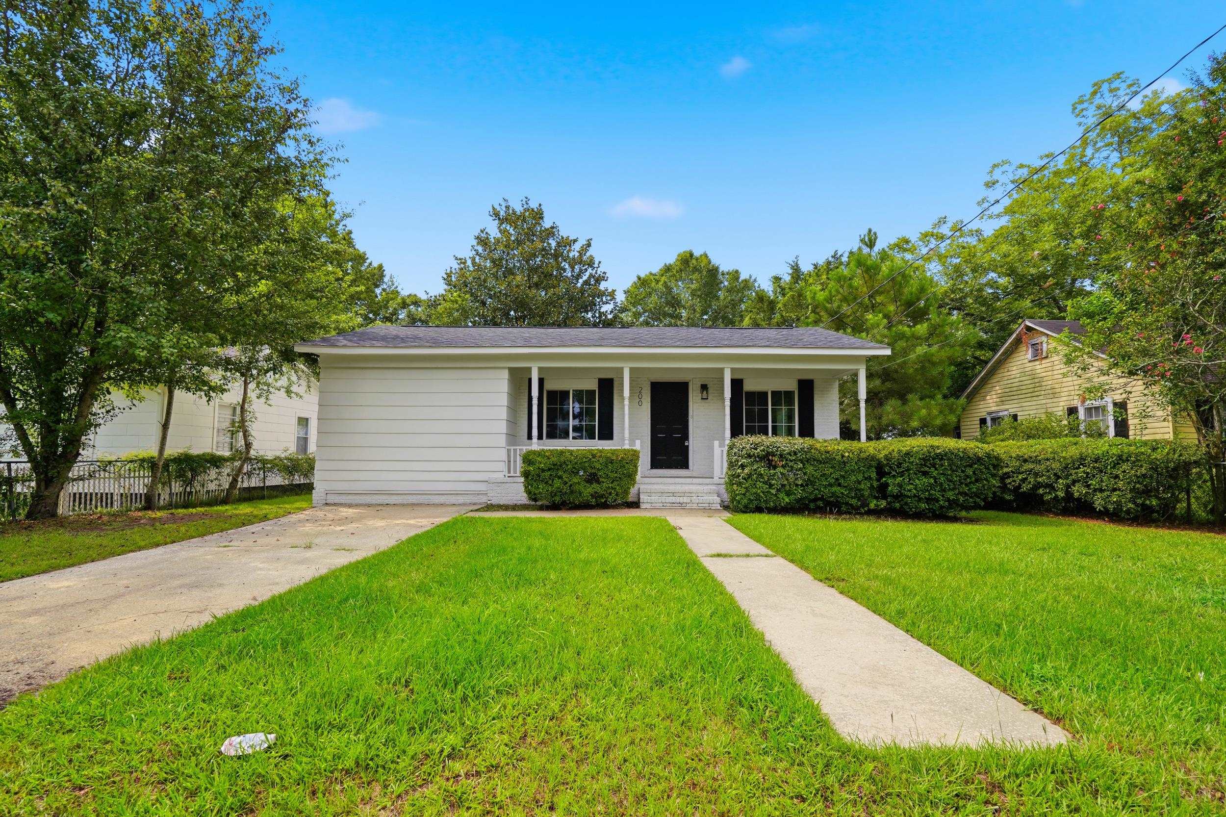 200 E Pickens St. Property Photo 3