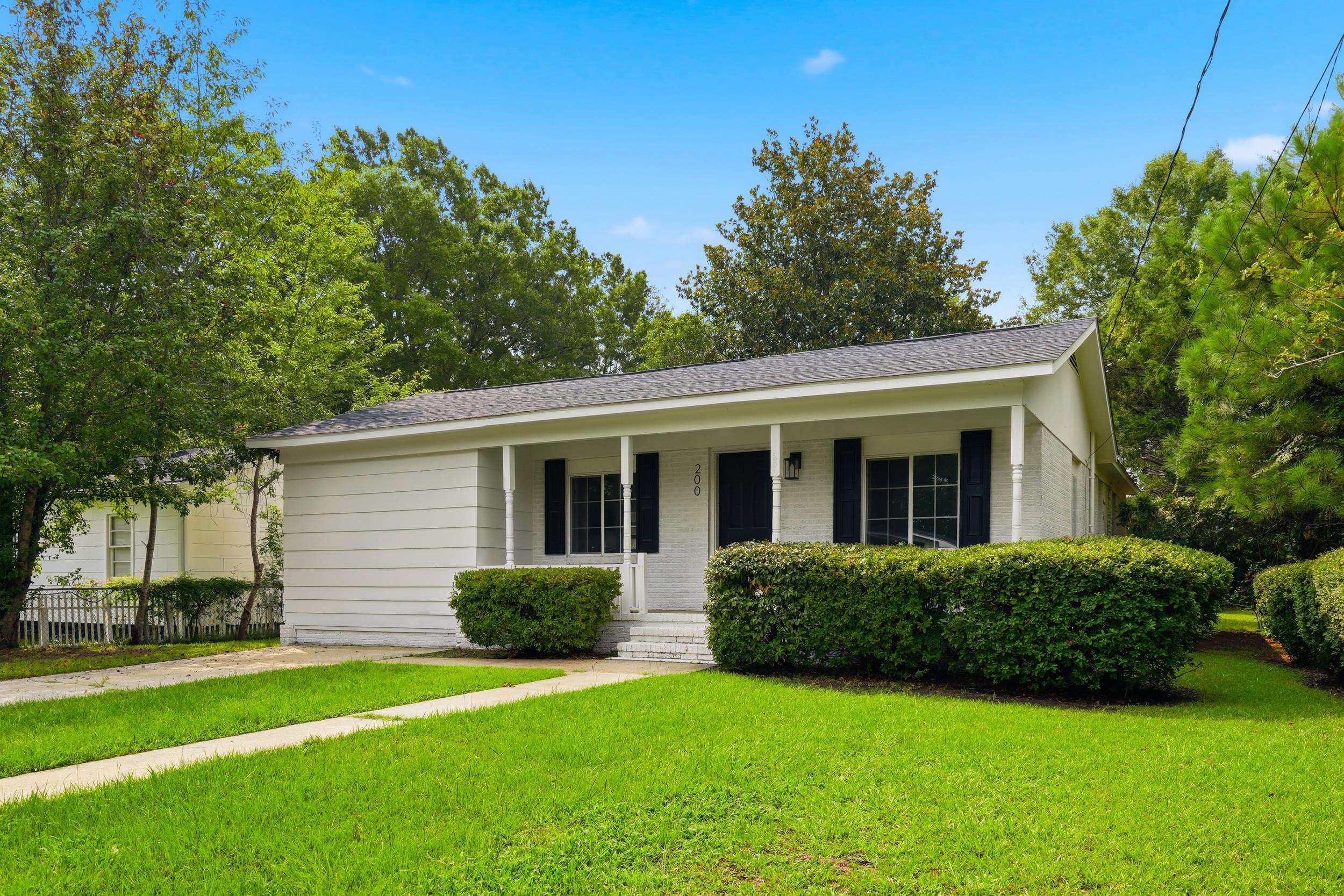 200 E Pickens St. Property Photo 4