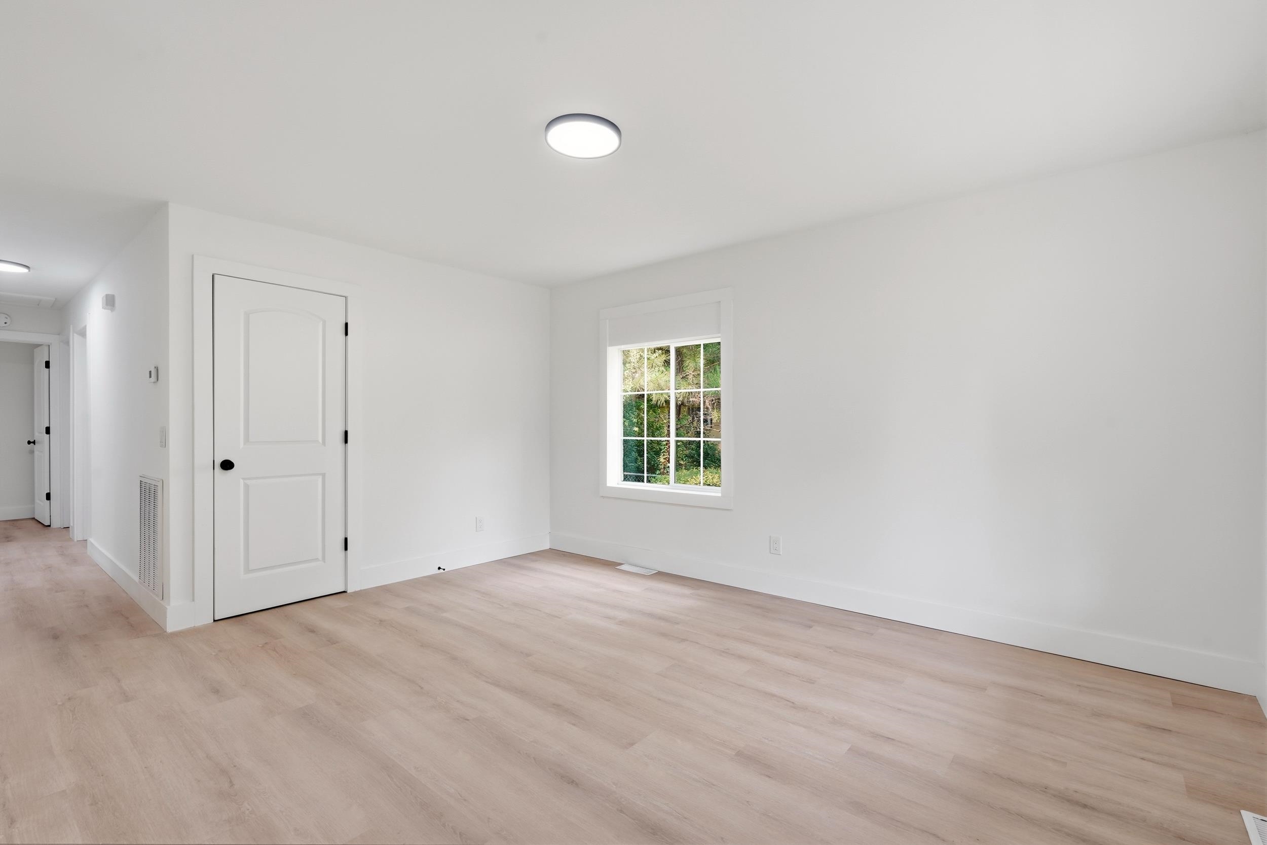 200 E Pickens St. Property Photo 5