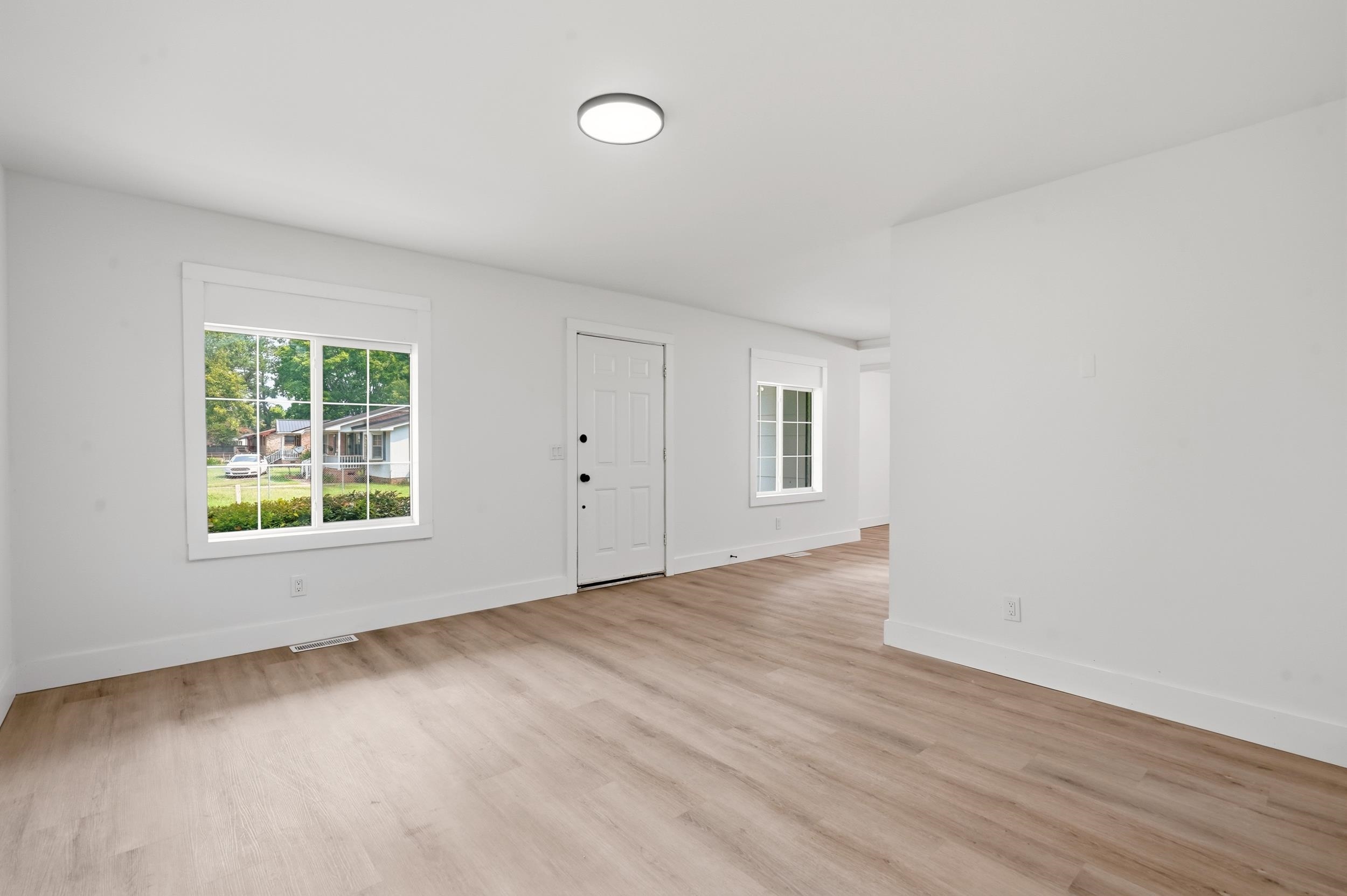 200 E Pickens St. Property Photo 7