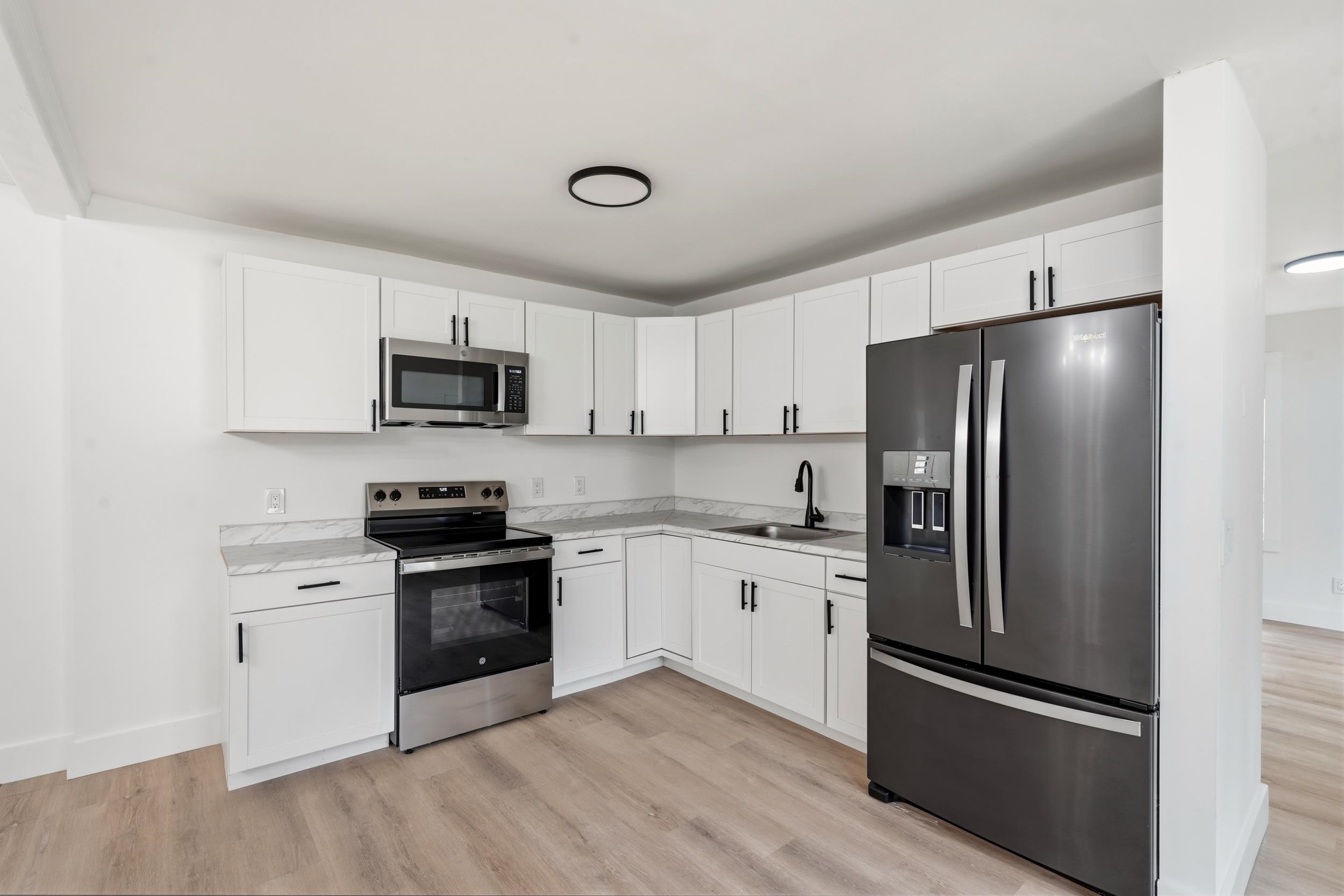 200 E Pickens St. Property Photo 8