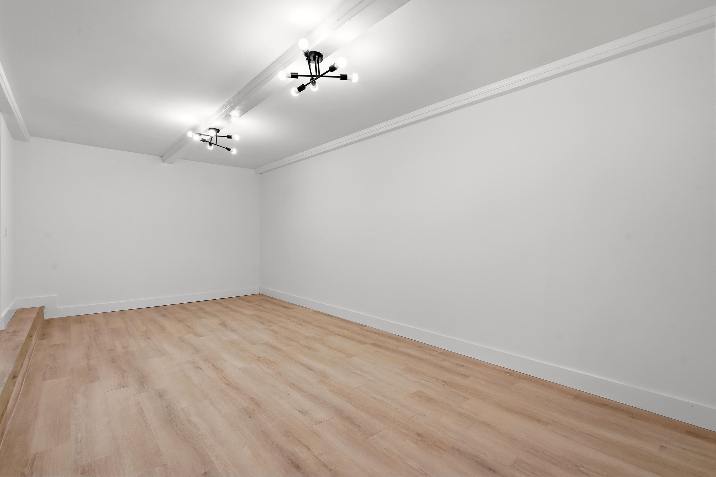 200 E Pickens St. Property Photo 11
