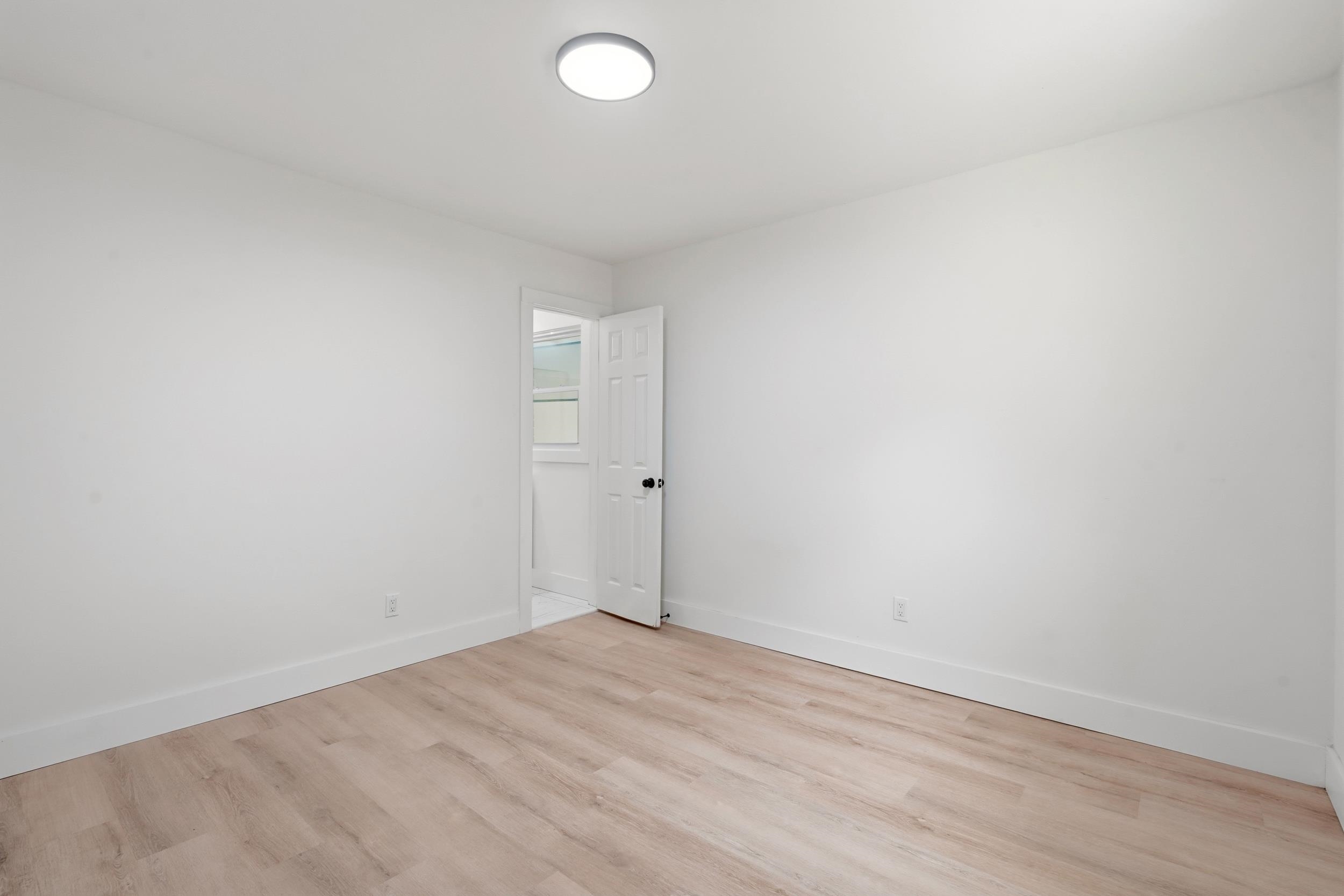 200 E Pickens St. Property Photo 20