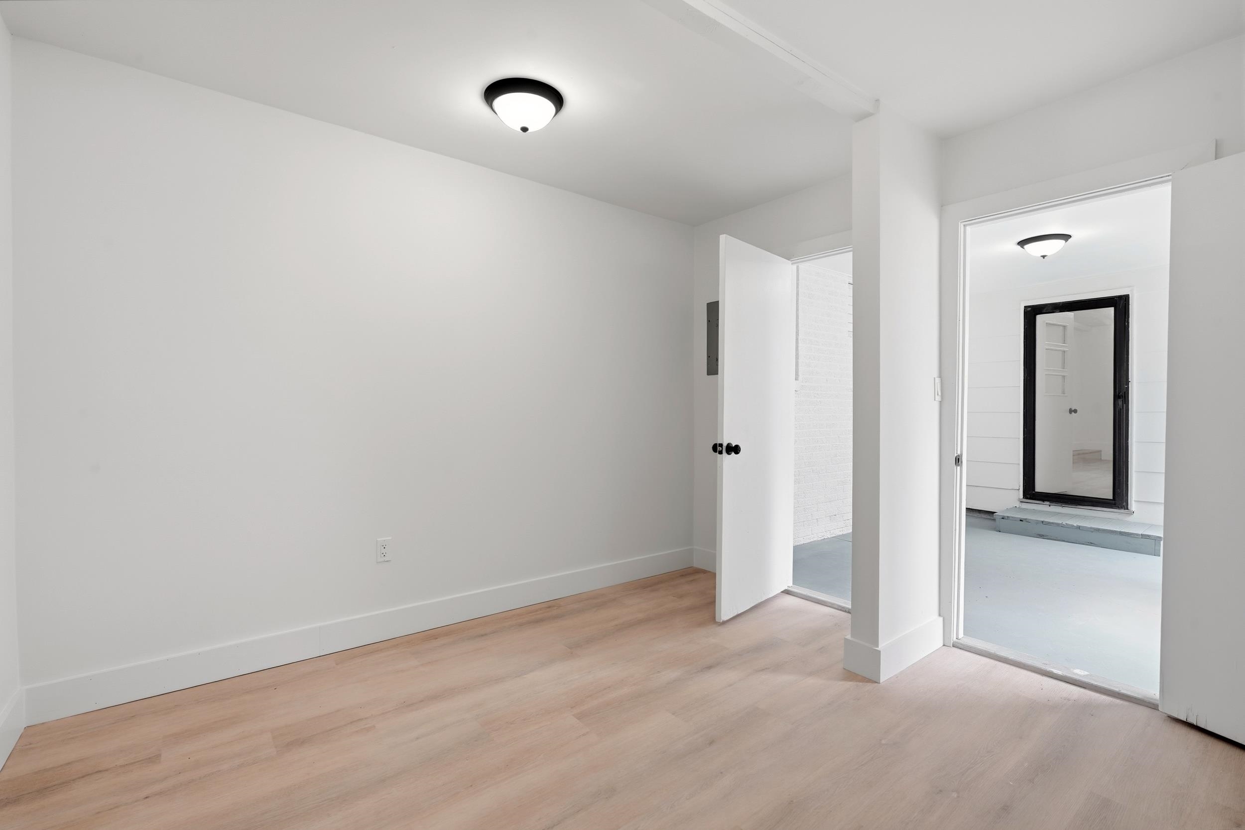 200 E Pickens St. Property Photo 24