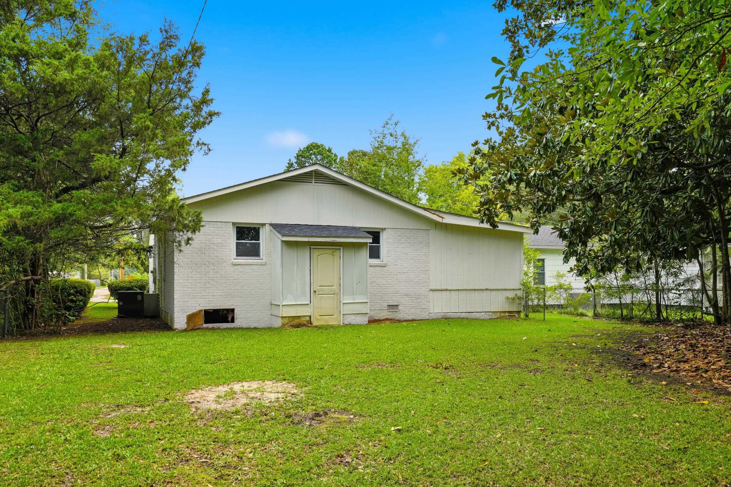 200 E Pickens St. Property Photo 26