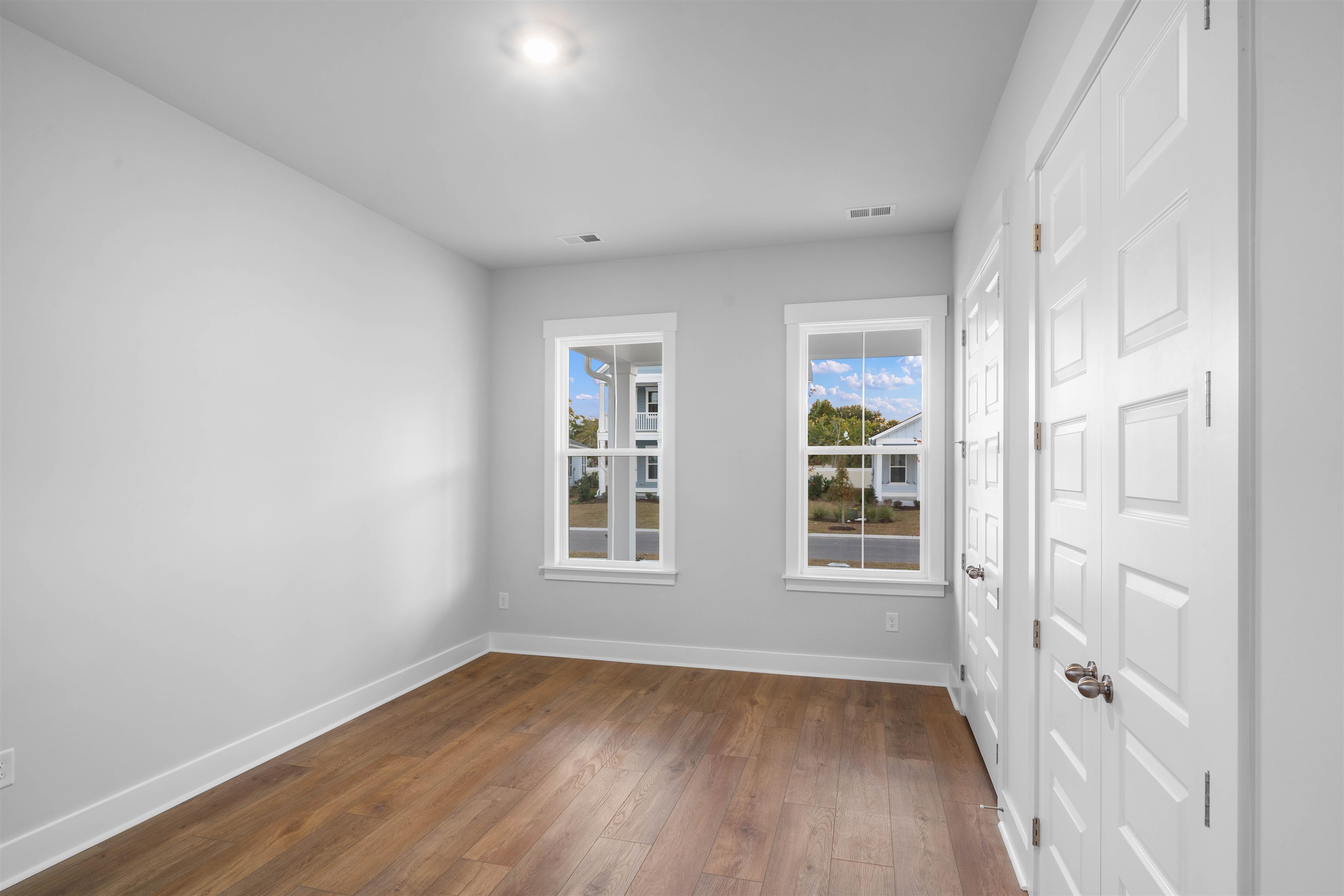 203 Atlantic Breeze St. Property Photo 9