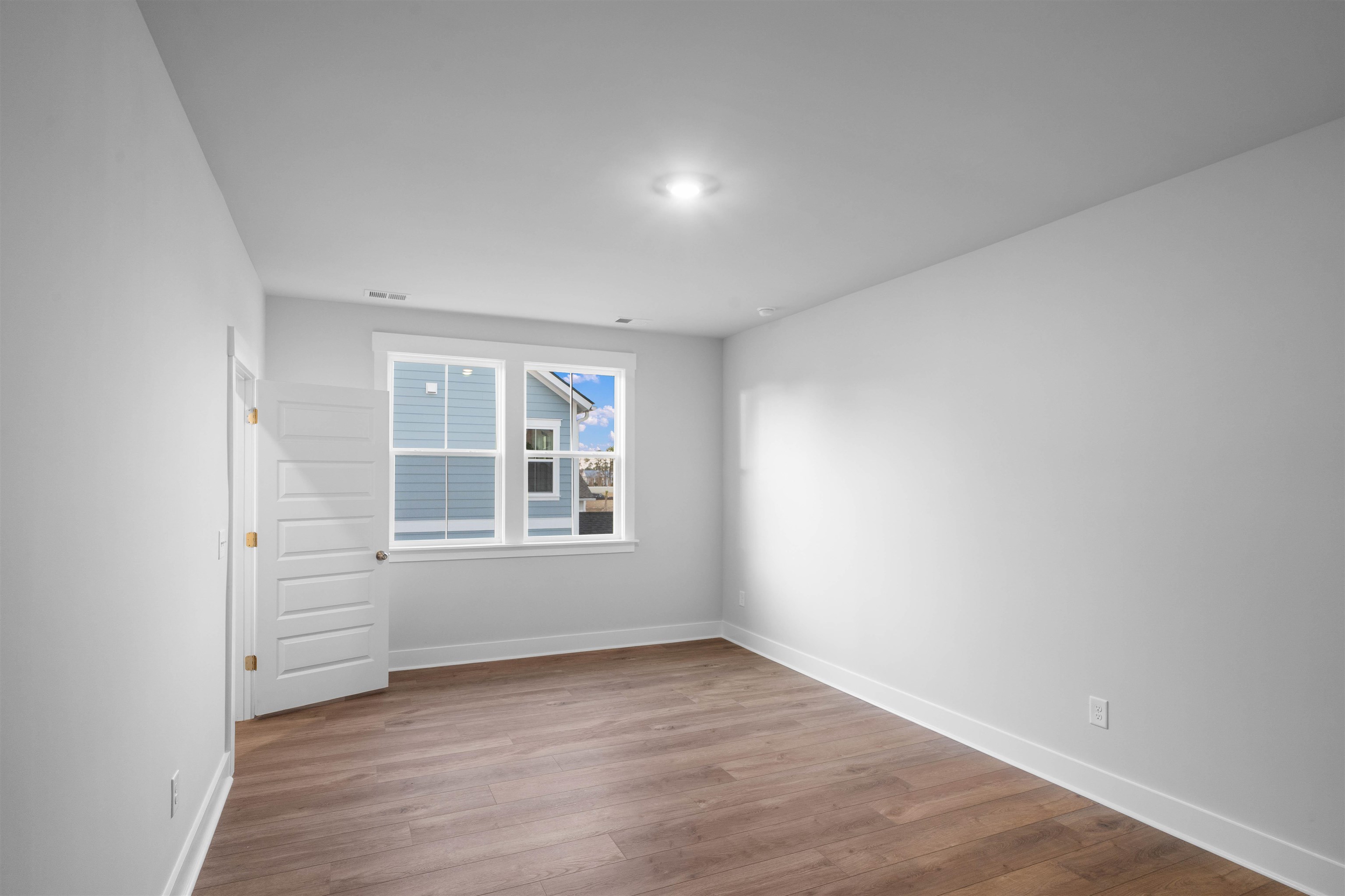 203 Atlantic Breeze St. Property Photo 16