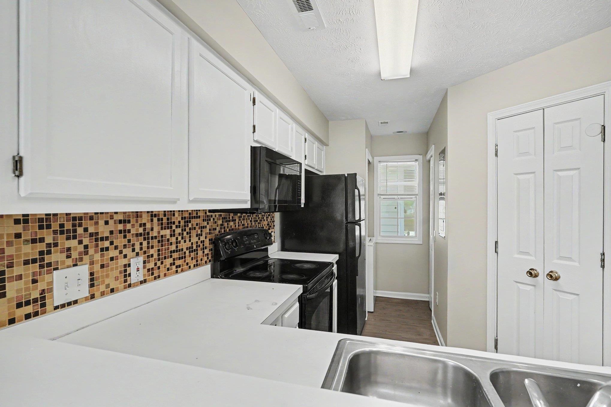 537 White River Dr. Property Photo 14