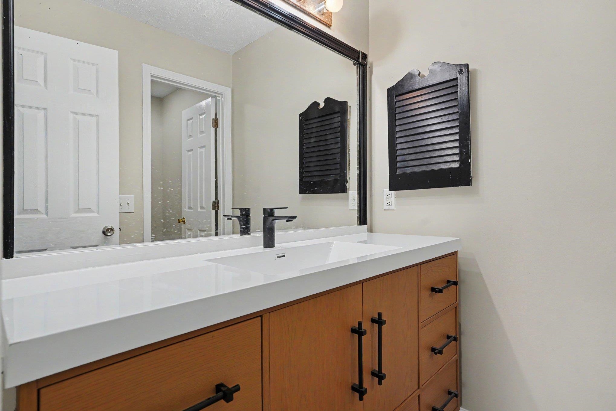 537 White River Dr. Property Photo 17