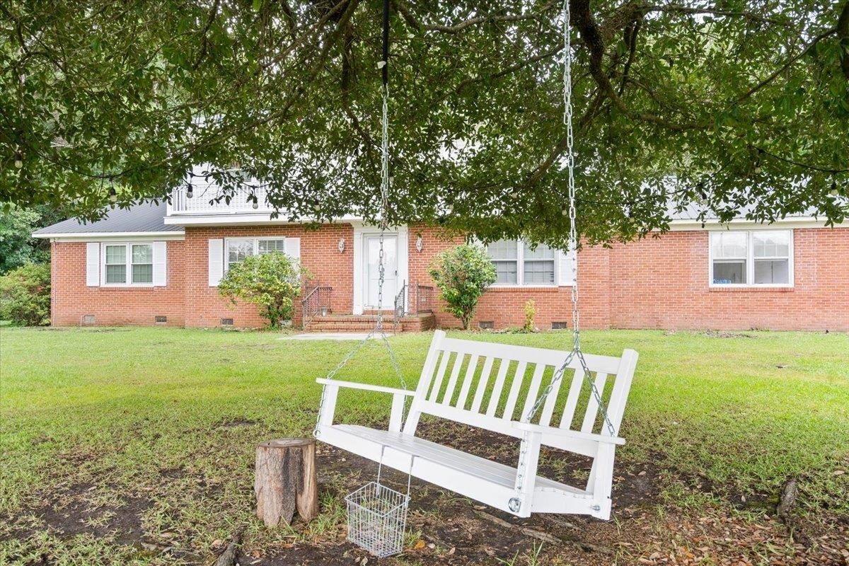 924 Tyler Rd. Property Photo 3