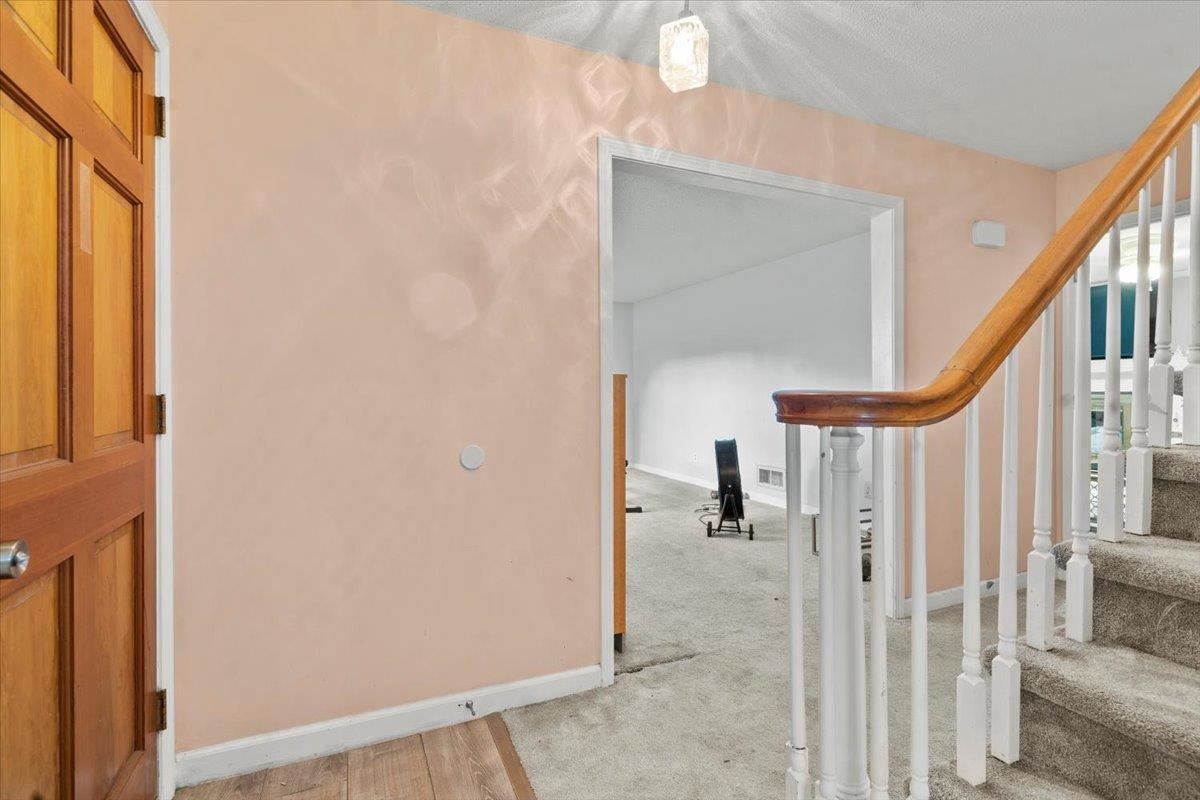 924 Tyler Rd. Property Photo 7
