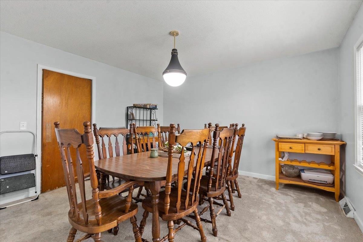 924 Tyler Rd. Property Photo 10