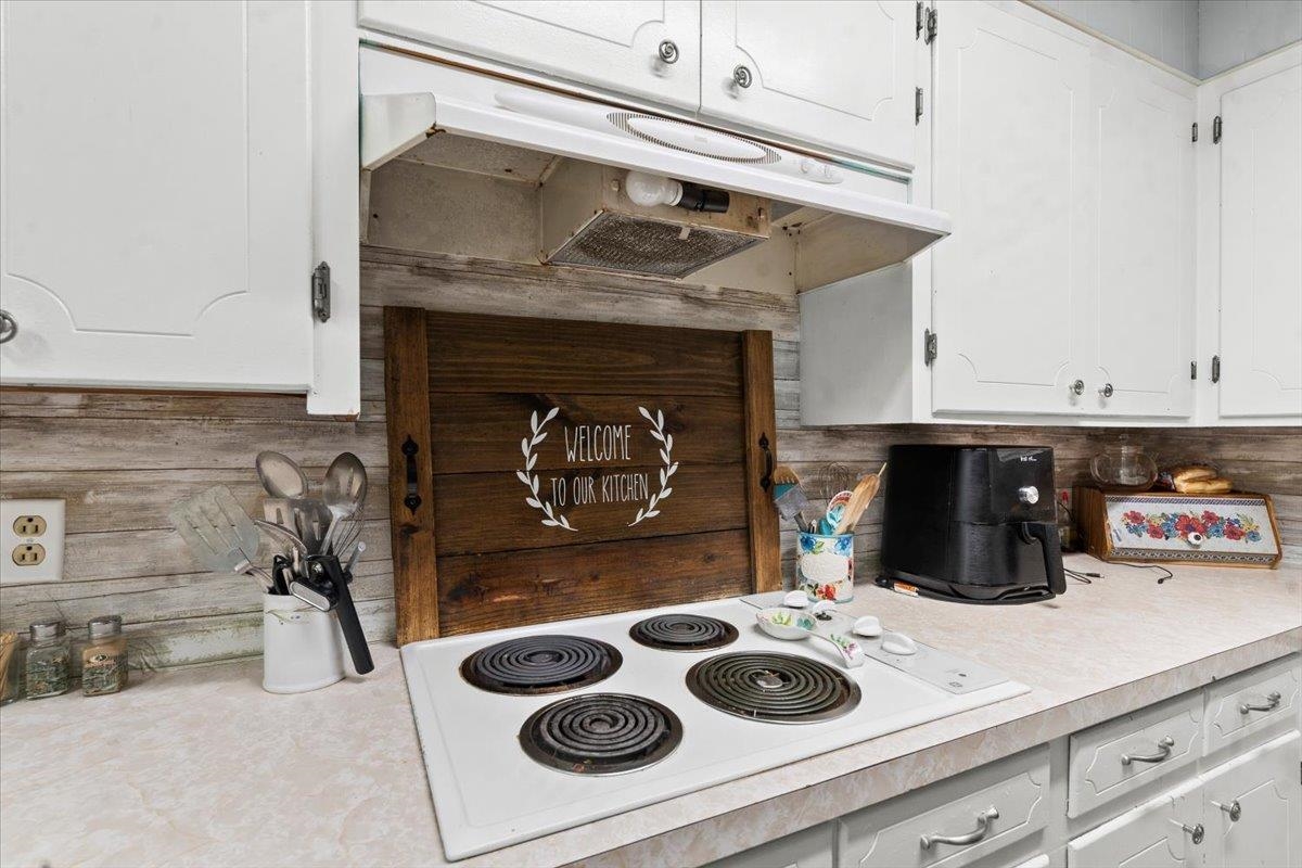 924 Tyler Rd. Property Photo 24