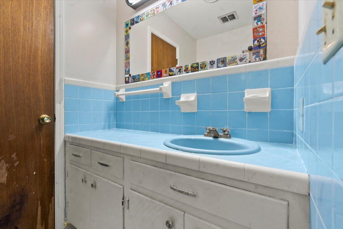 924 Tyler Rd. Property Photo 34