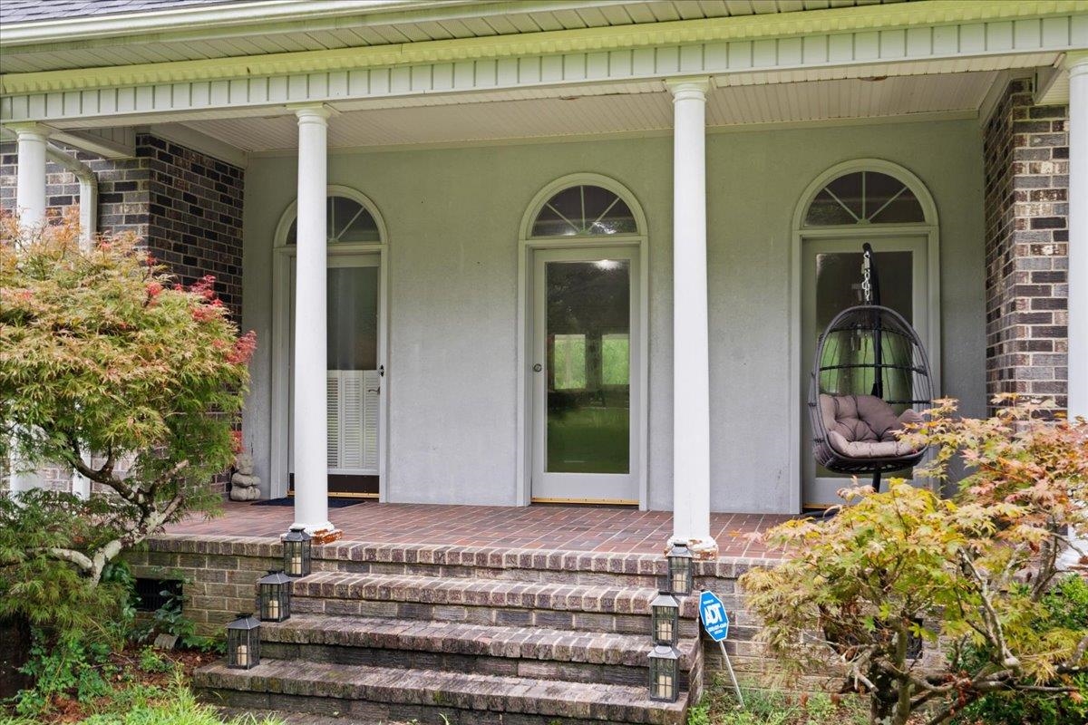 4044 Willow Creek Rd Property Photo 3