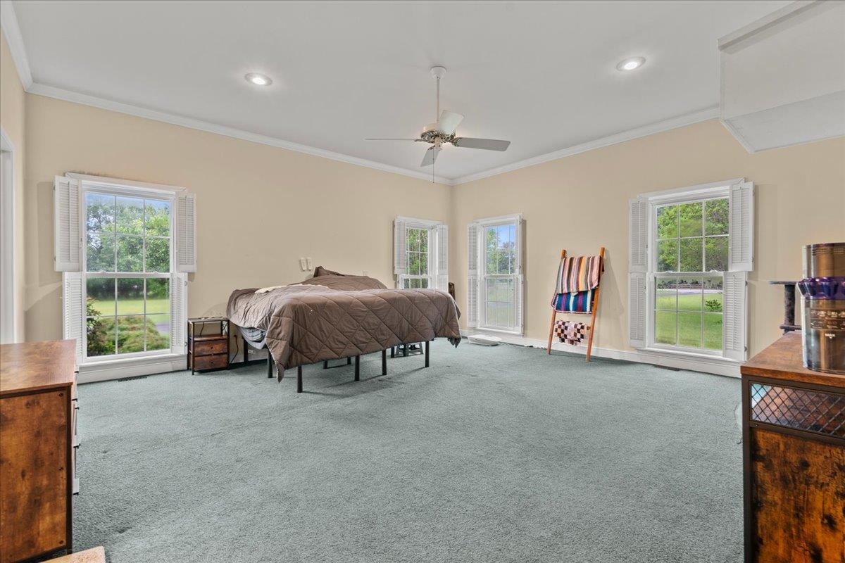 4044 Willow Creek Rd Property Photo 17