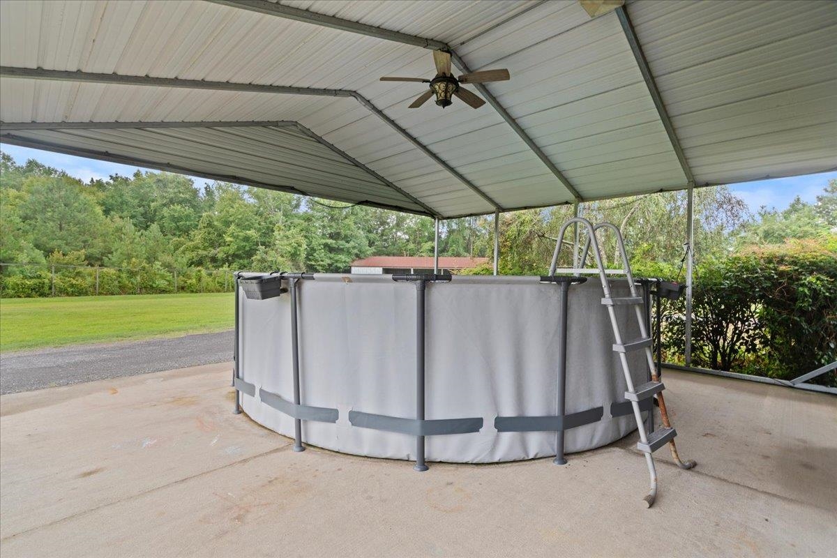 4044 Willow Creek Rd Property Photo 36