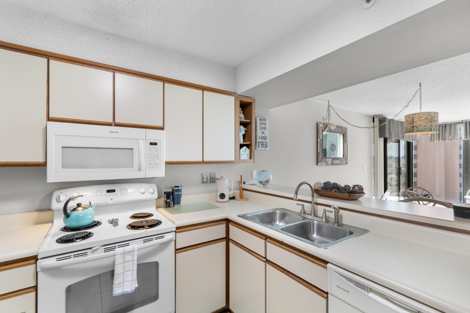 1425 S Ocean Blvd. Property Photo 5