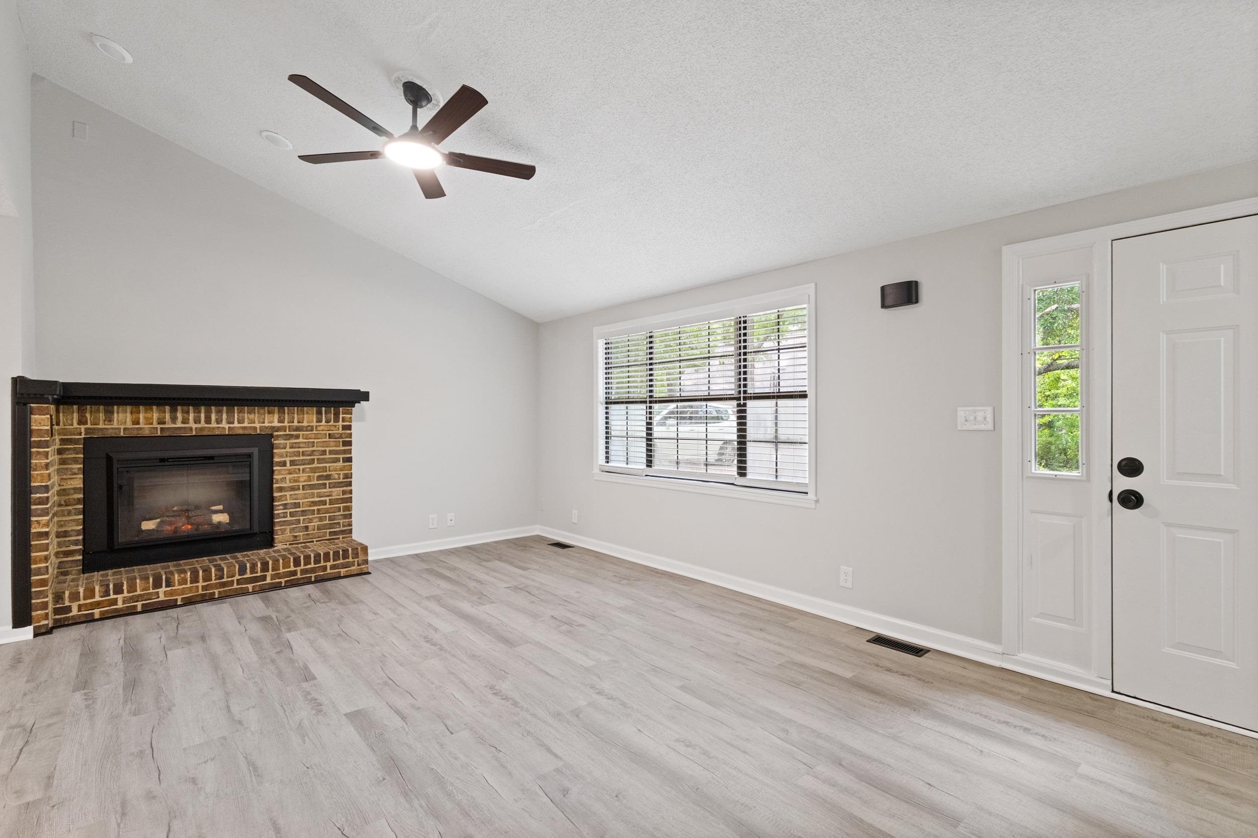 2117 Lafayette Circle Property Photo 6