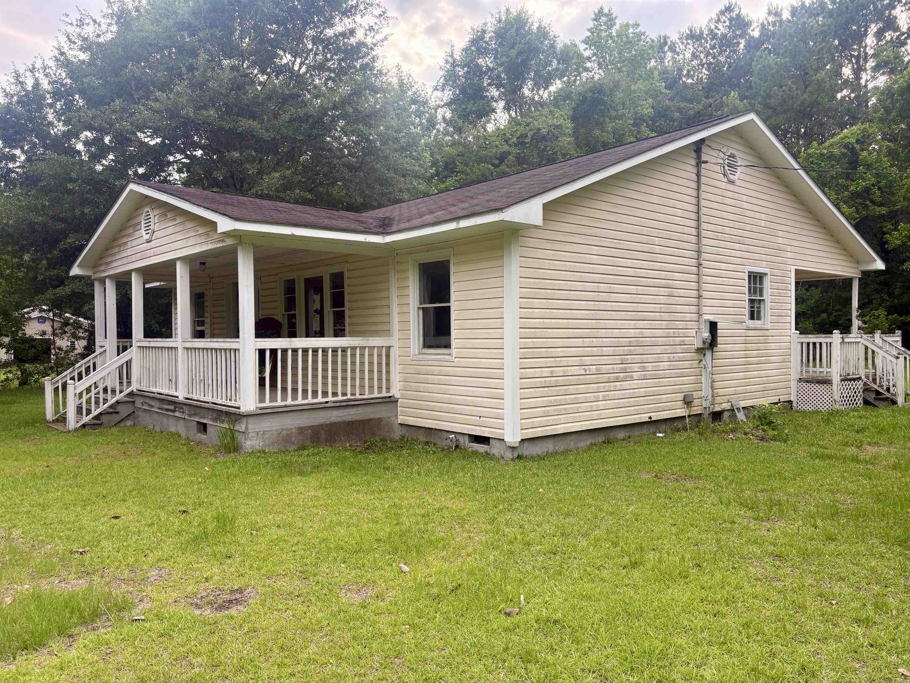 96 Cody Ln Property Photo 2