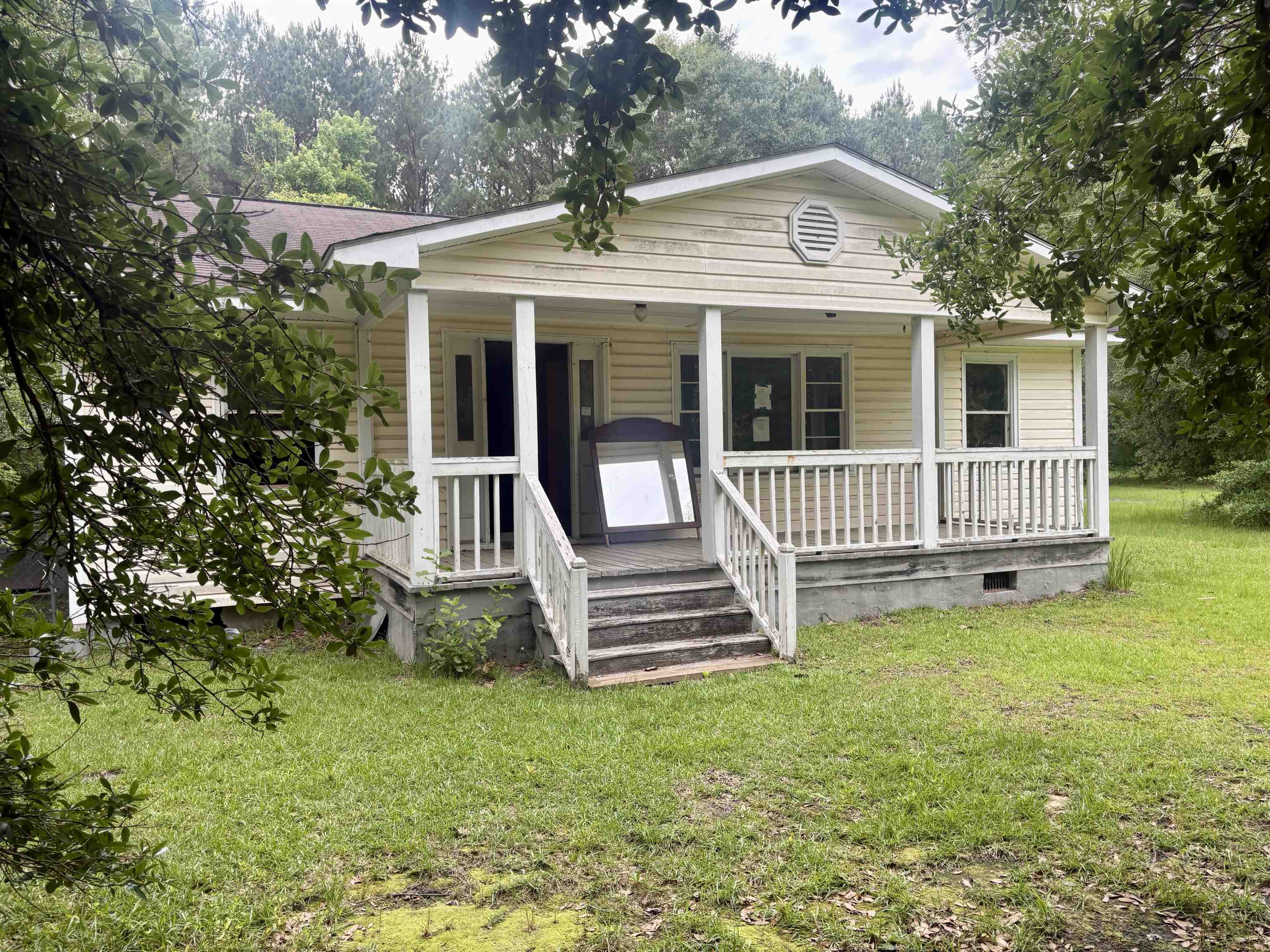 96 Cody Ln Property Photo 3