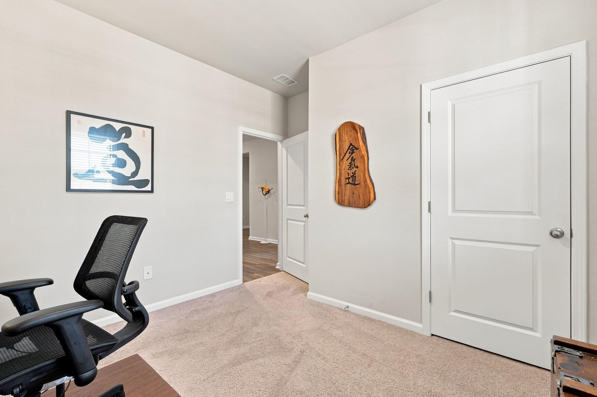 8001 Murrayfield Ct. Property Photo 8