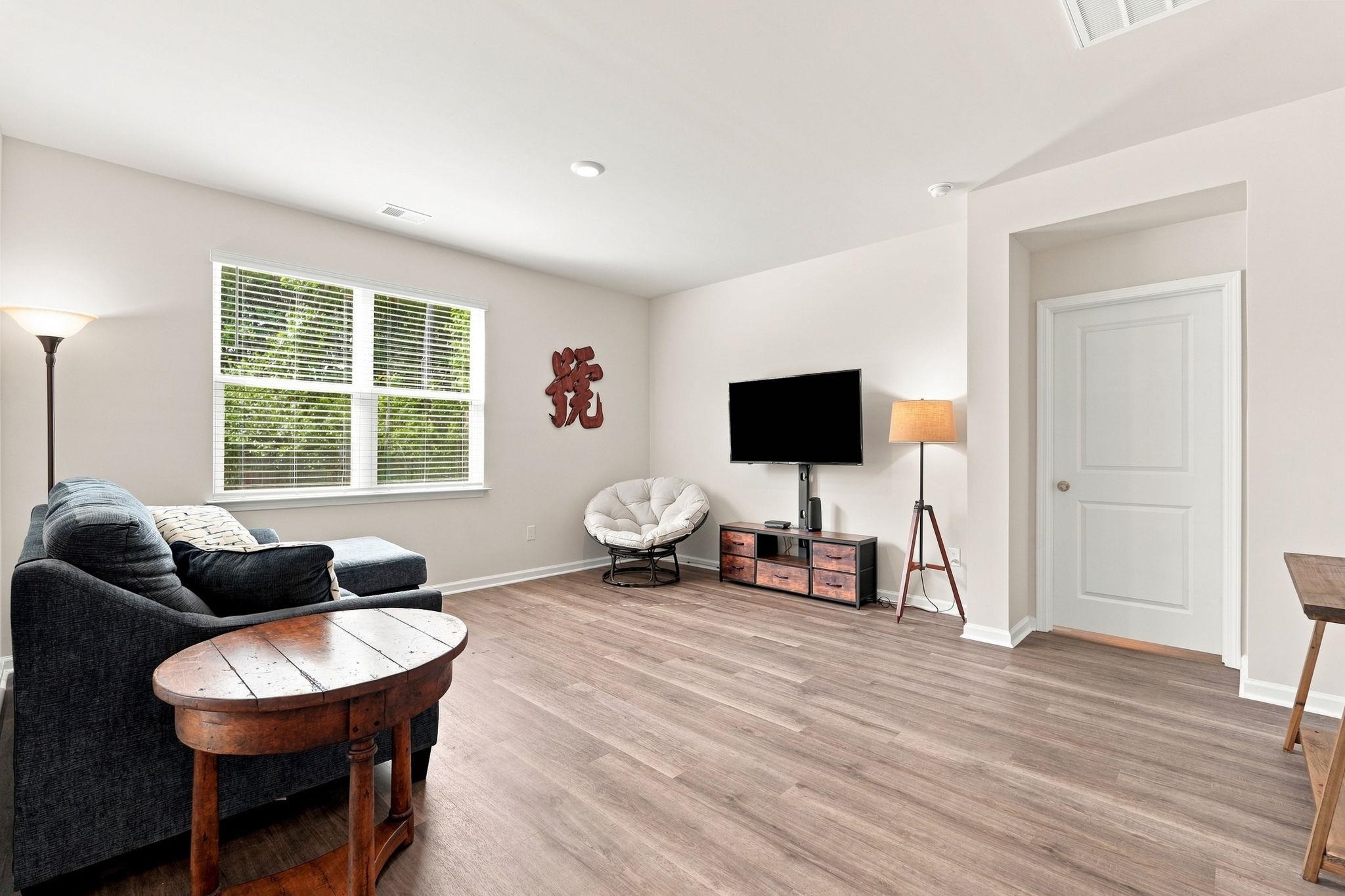 8001 Murrayfield Ct. Property Photo 23