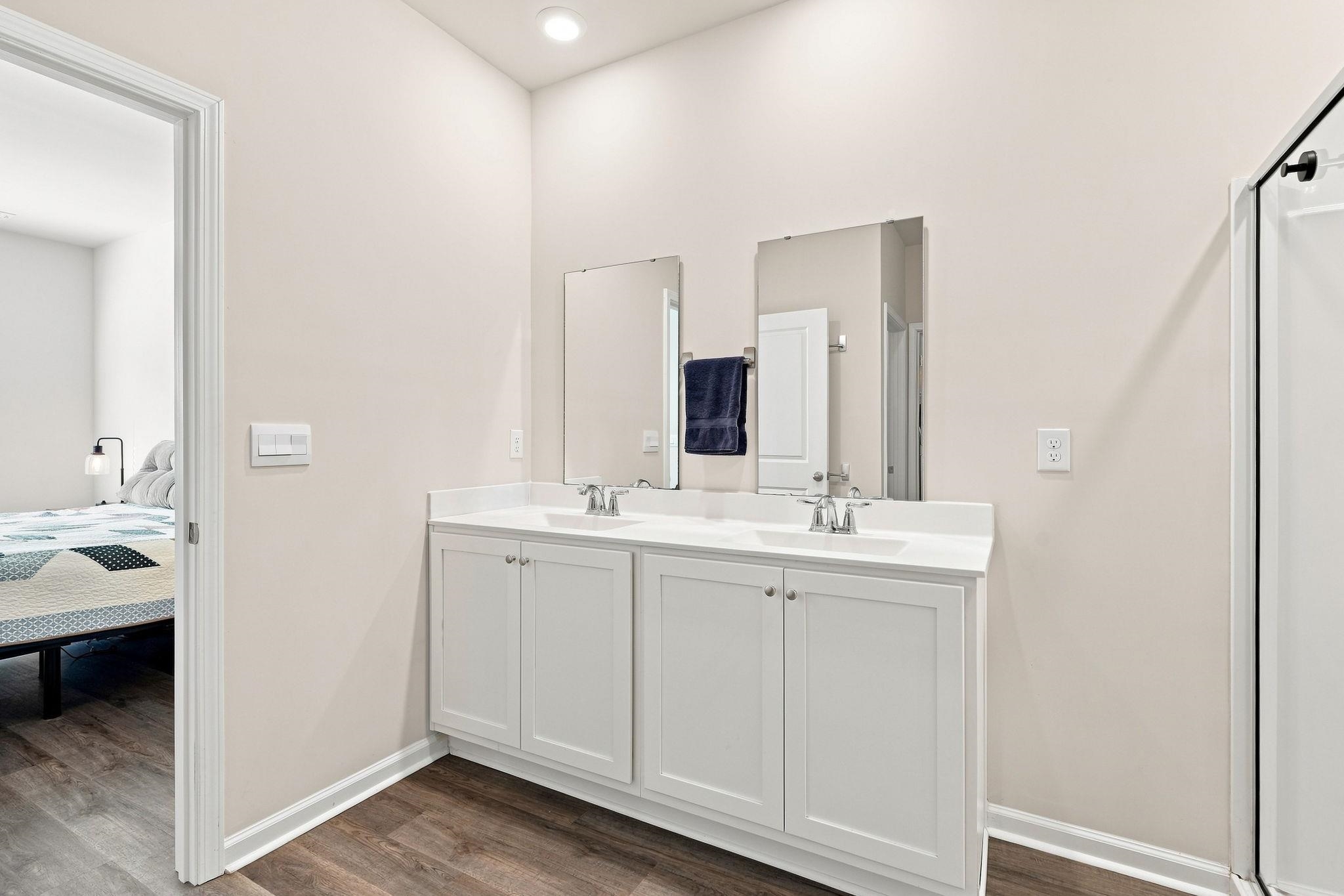 8001 Murrayfield Ct. Property Photo 34