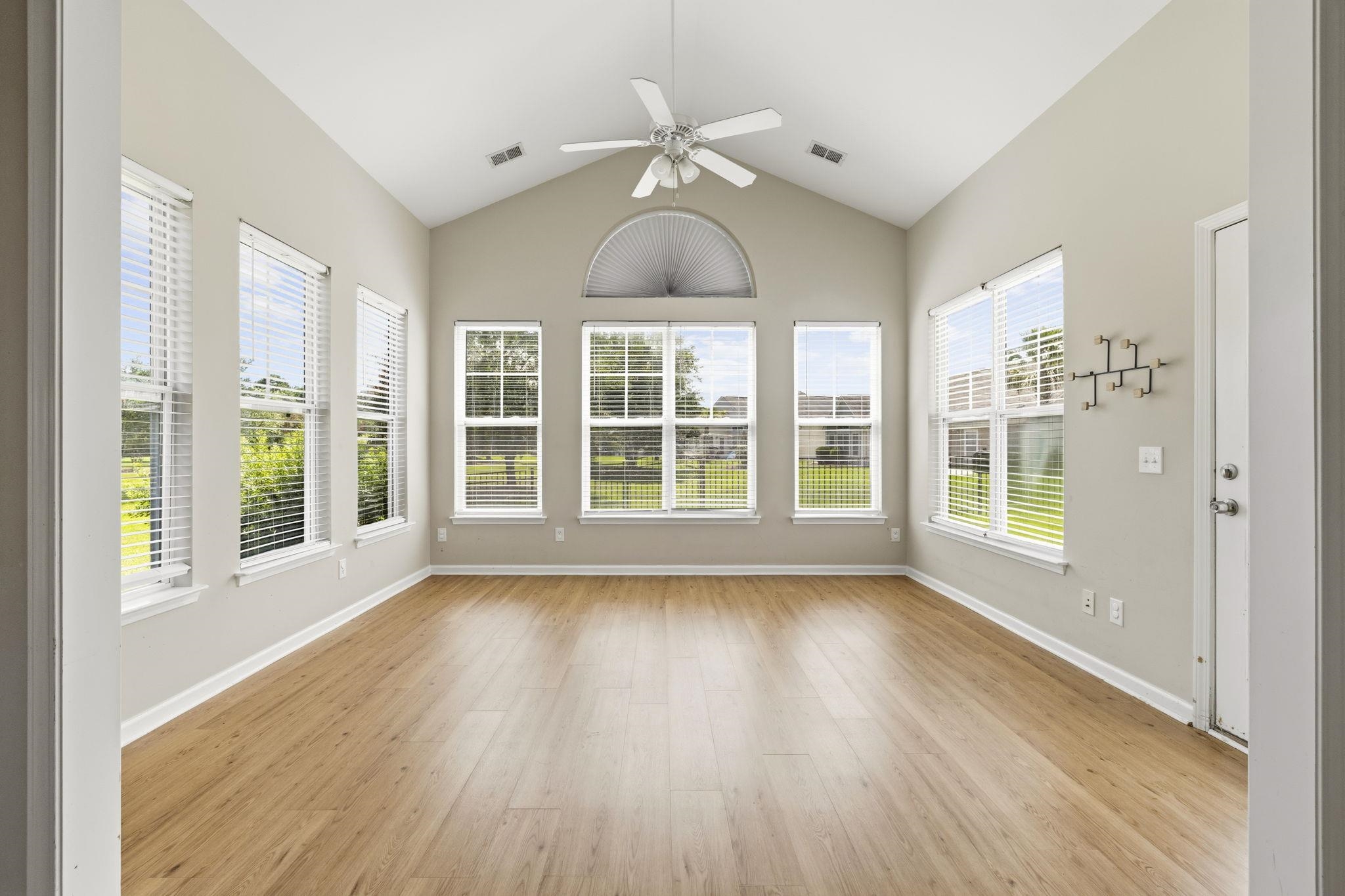 113 Haig Dr. Property Photo 18