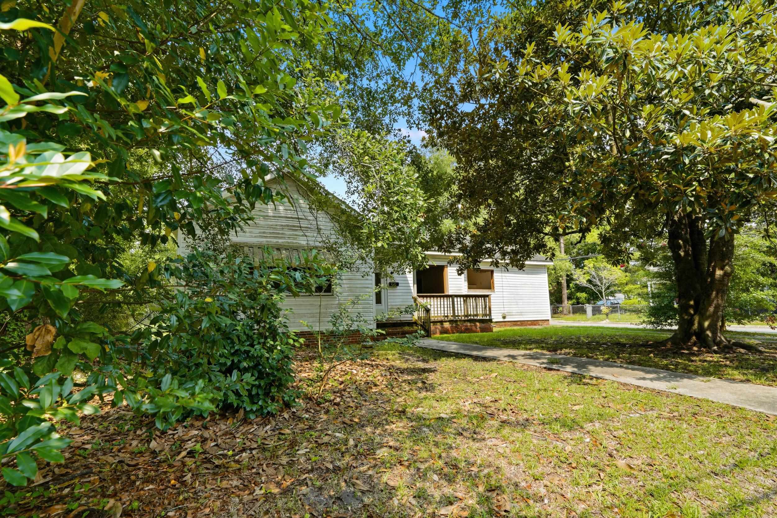 441 N Smith St. Property Photo 4