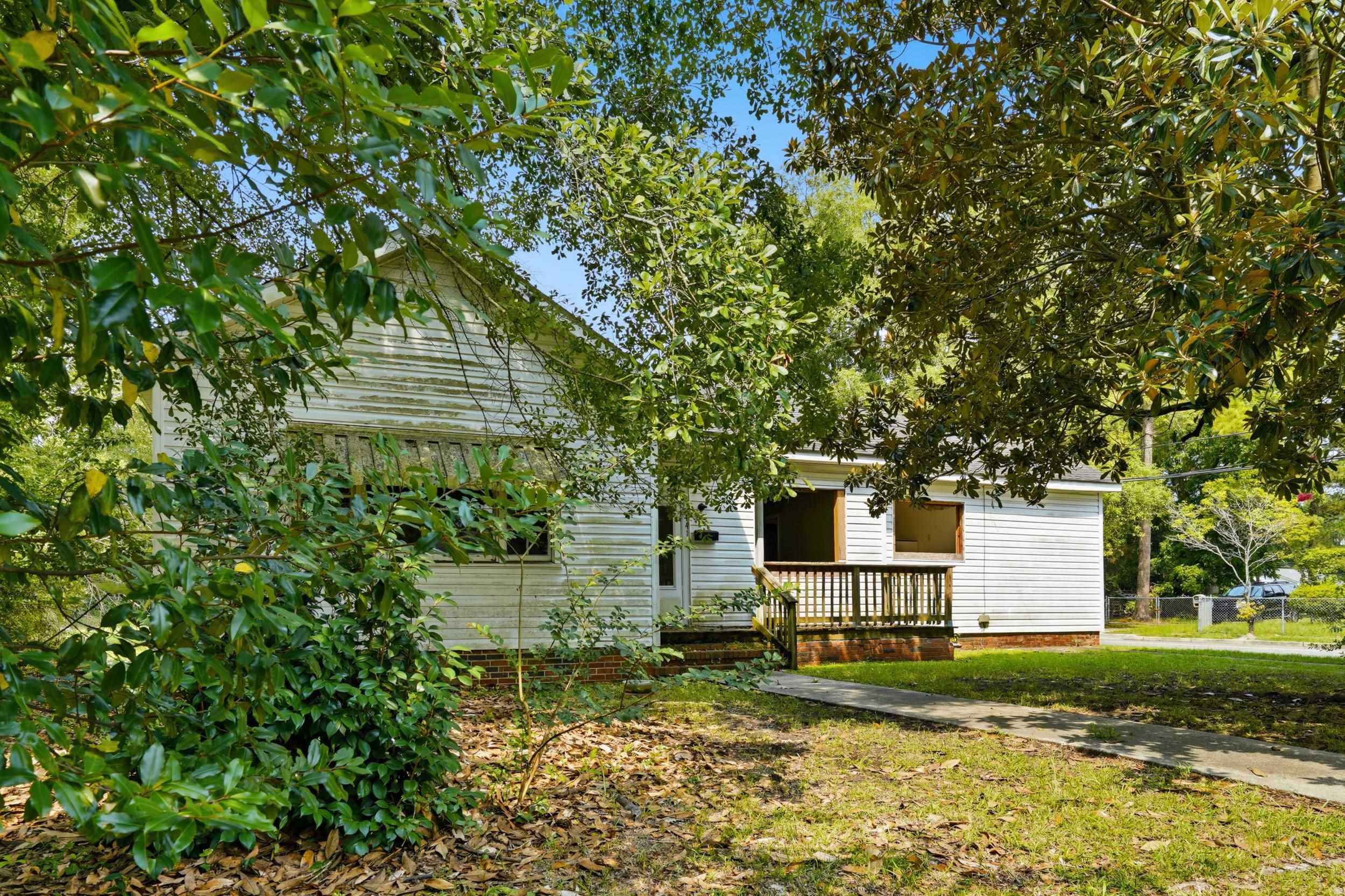 441 N Smith St. Property Photo 5