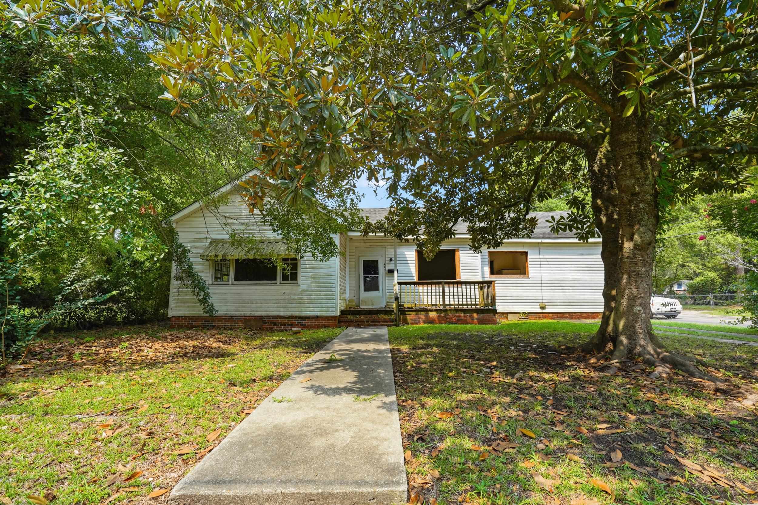 441 N Smith St. Property Photo 6