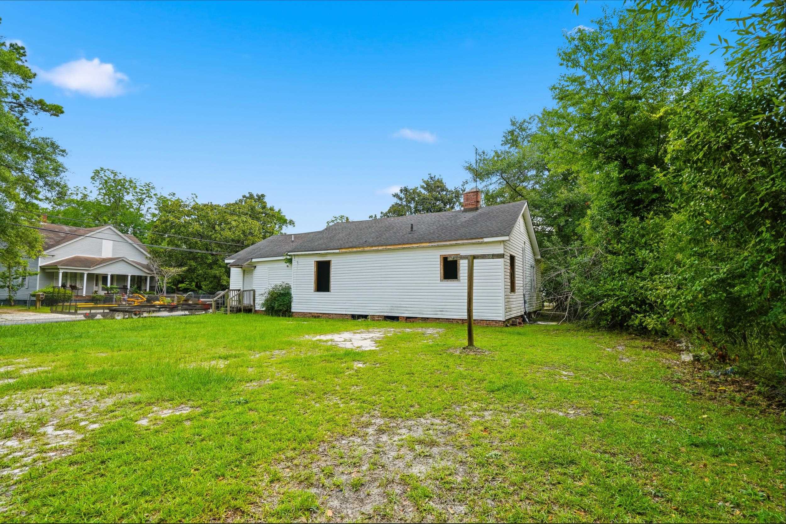 441 N Smith St. Property Photo 7