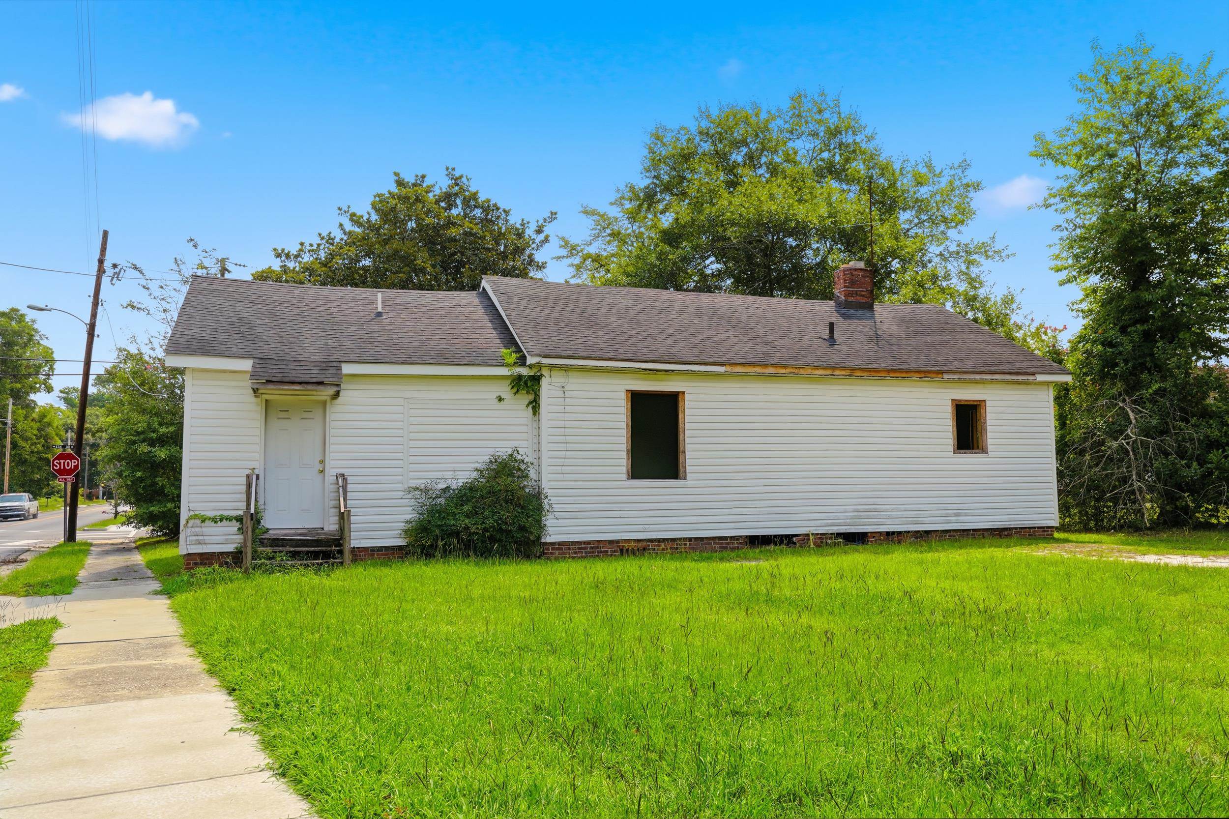 441 N Smith St. Property Photo 10