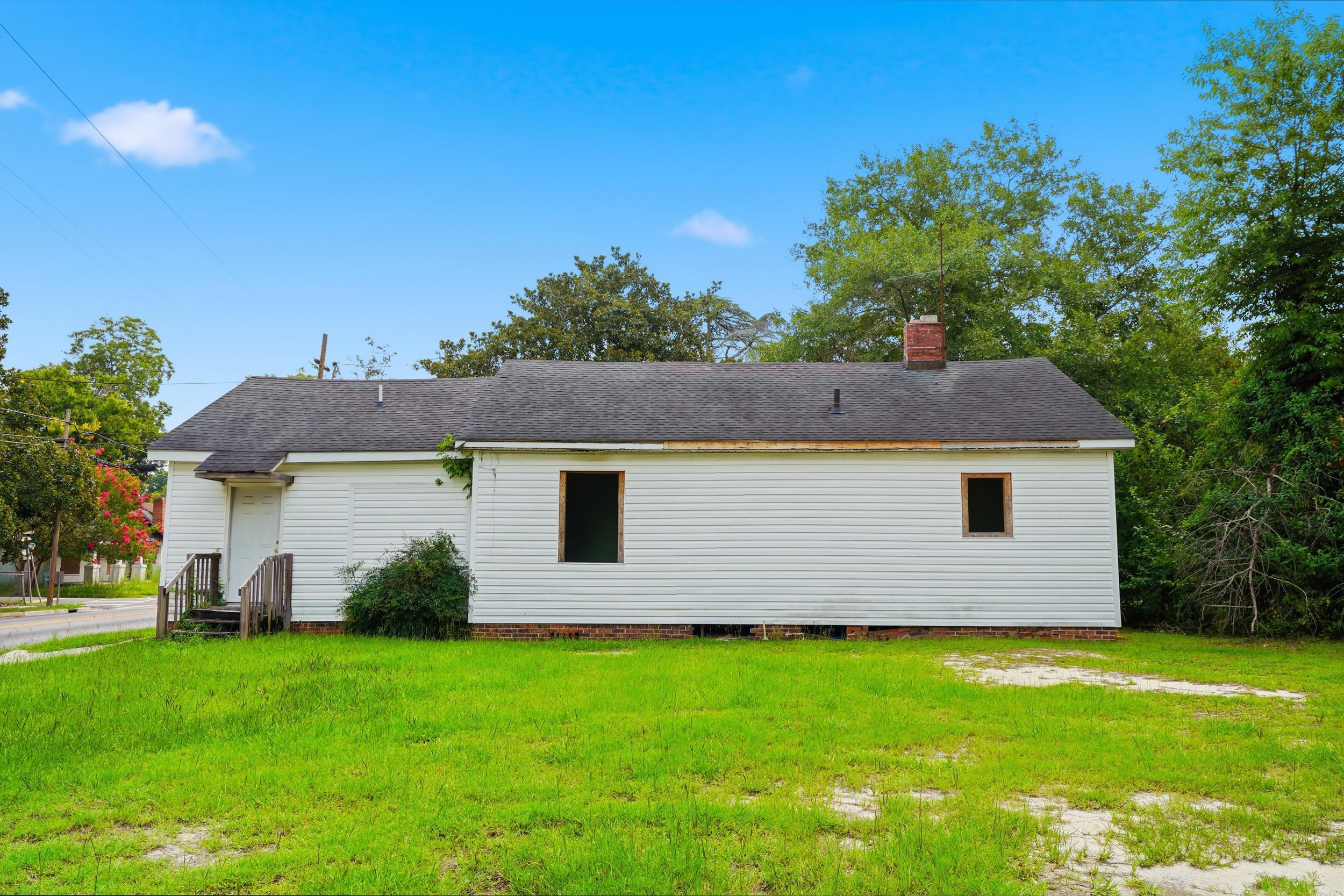 441 N Smith St. Property Photo 11