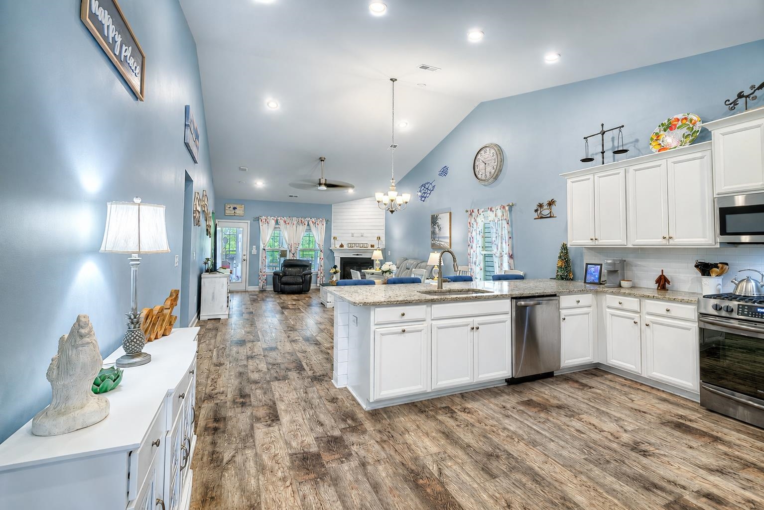 2644 Goldfinch Dr. Property Photo 8